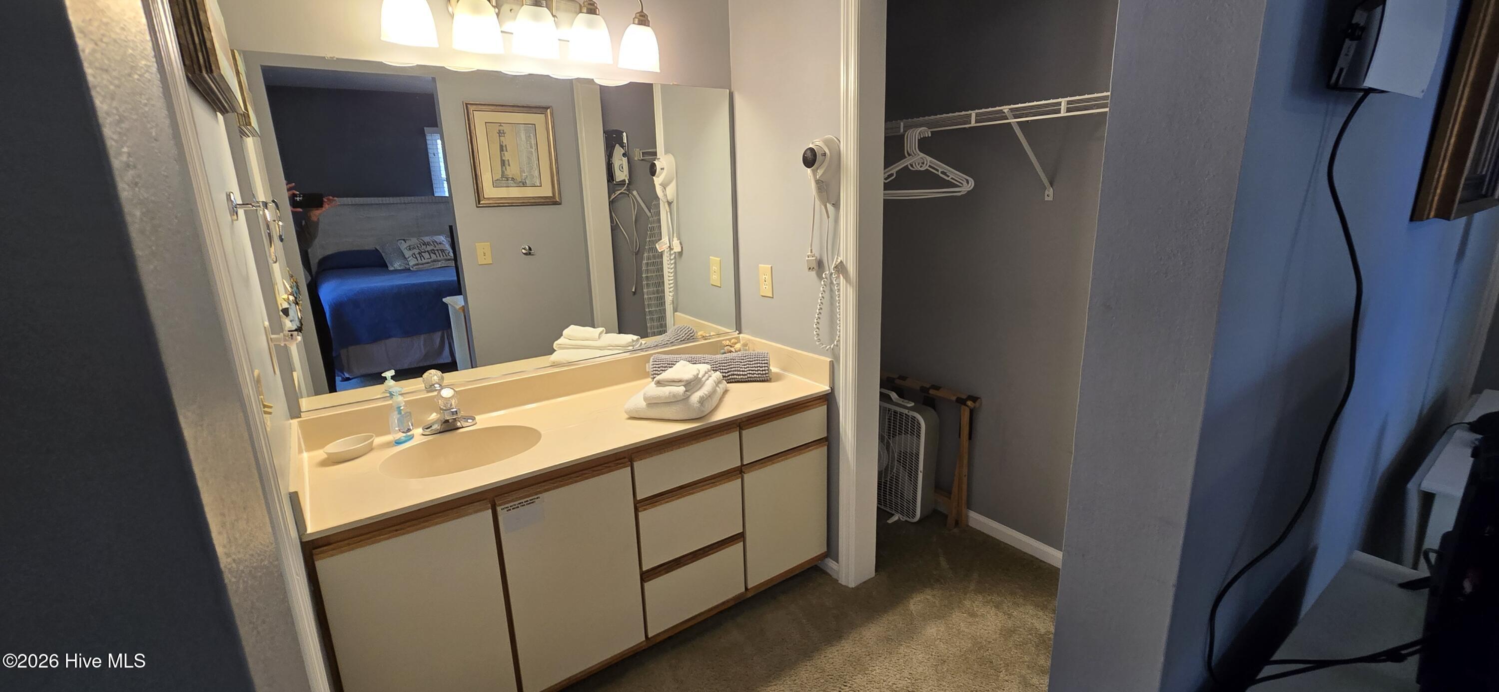 100567521 | Photo 16