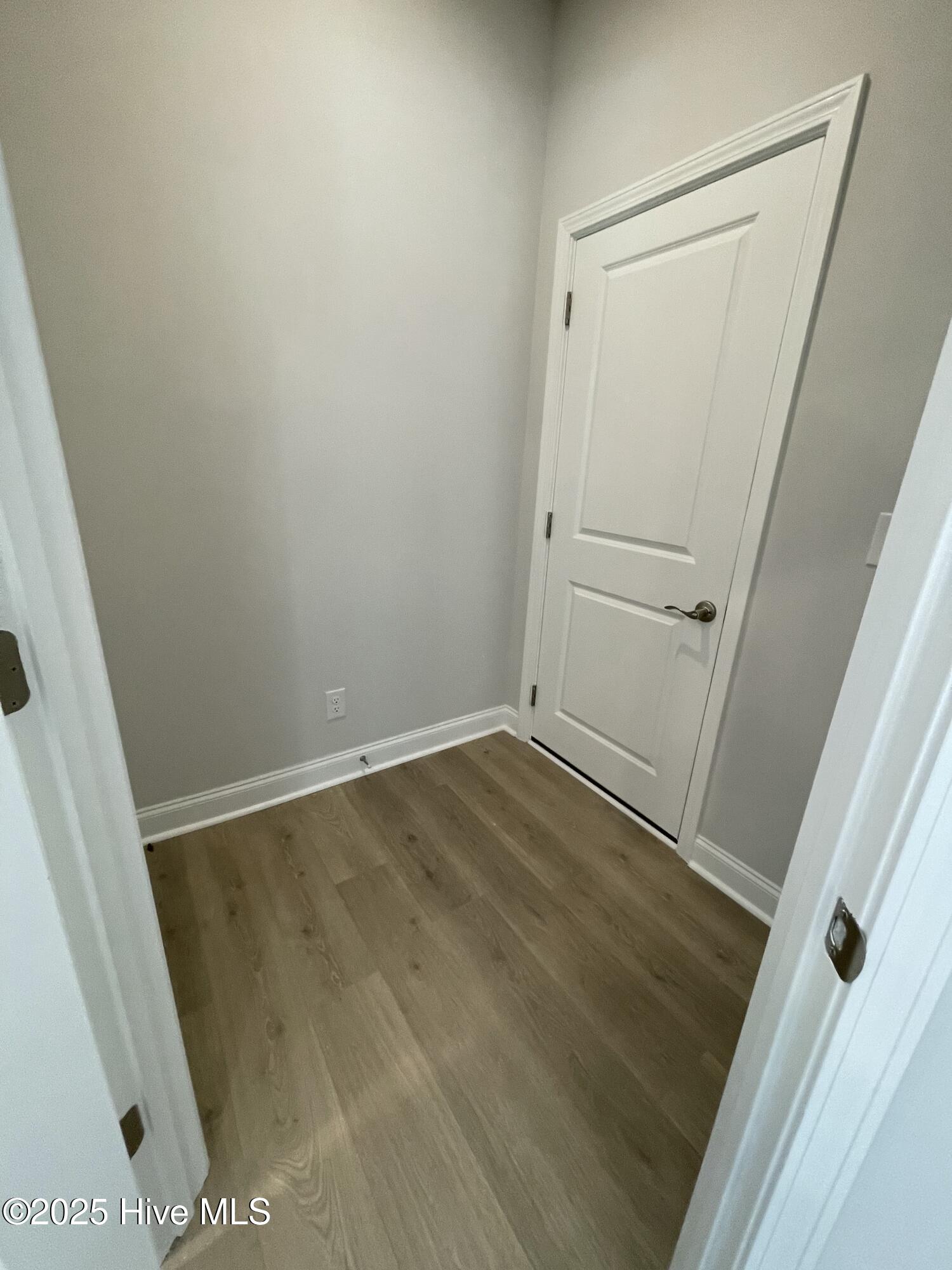 100422121 | Photo 29