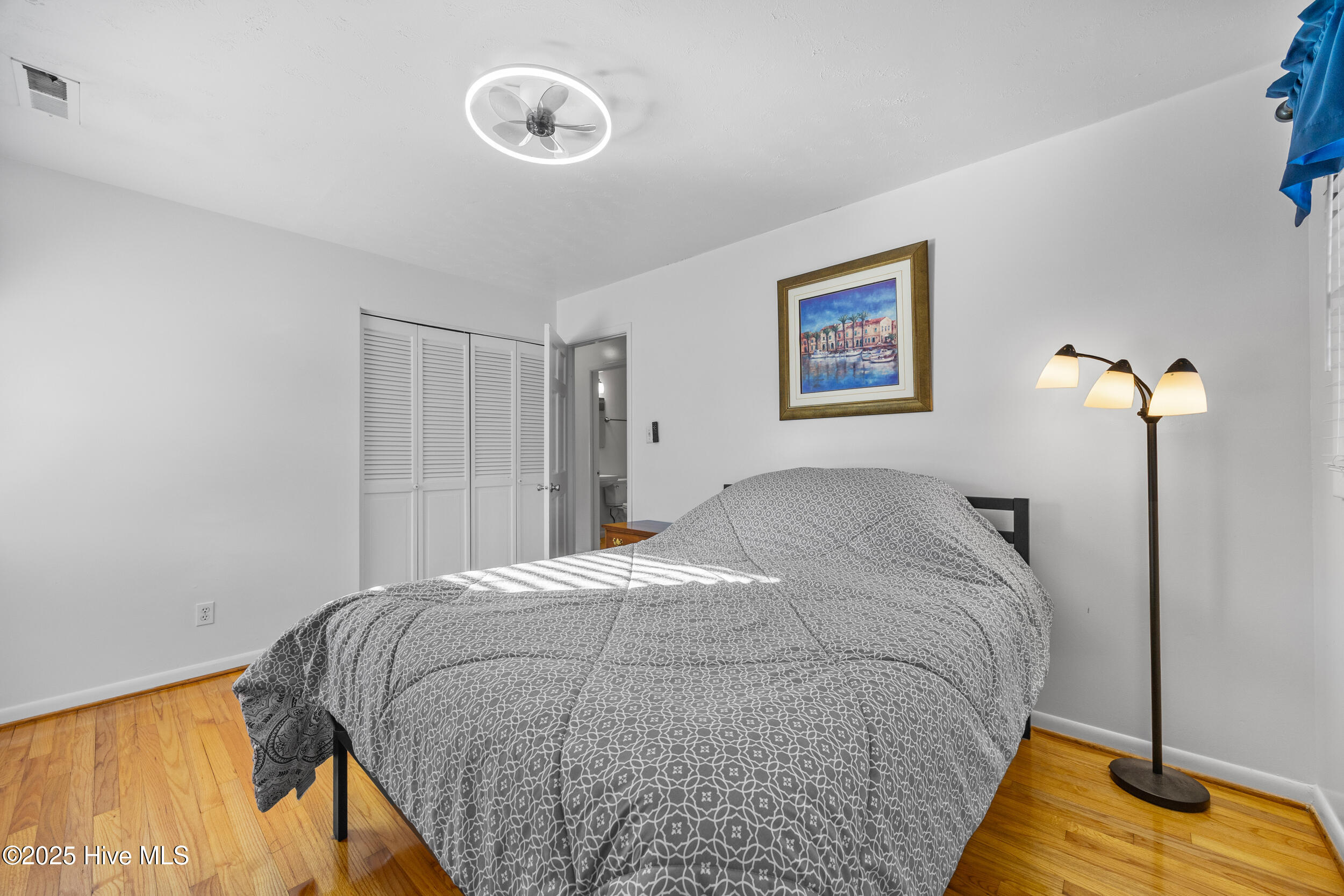 100546474 | Photo 25