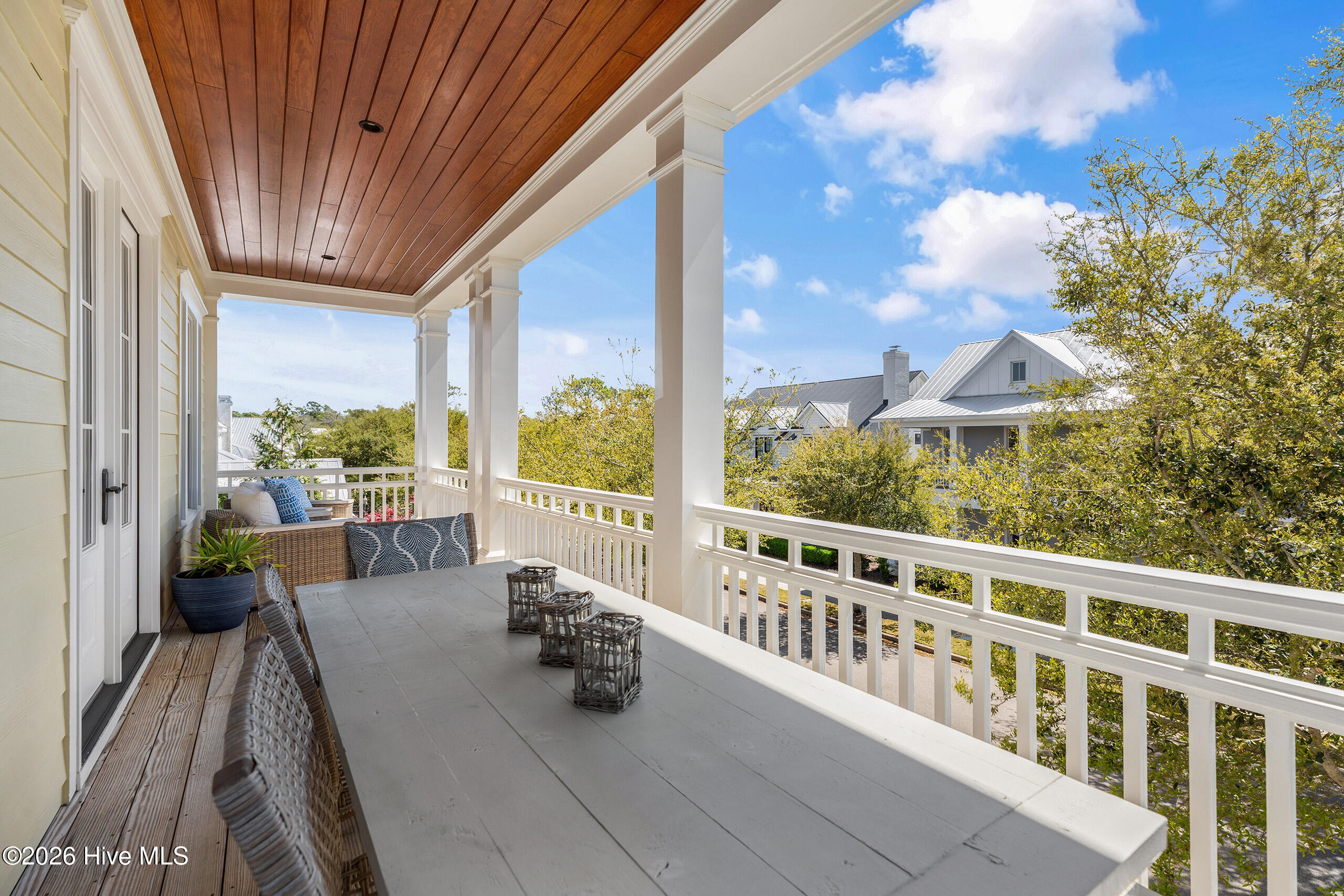 100563719 | Photo 45