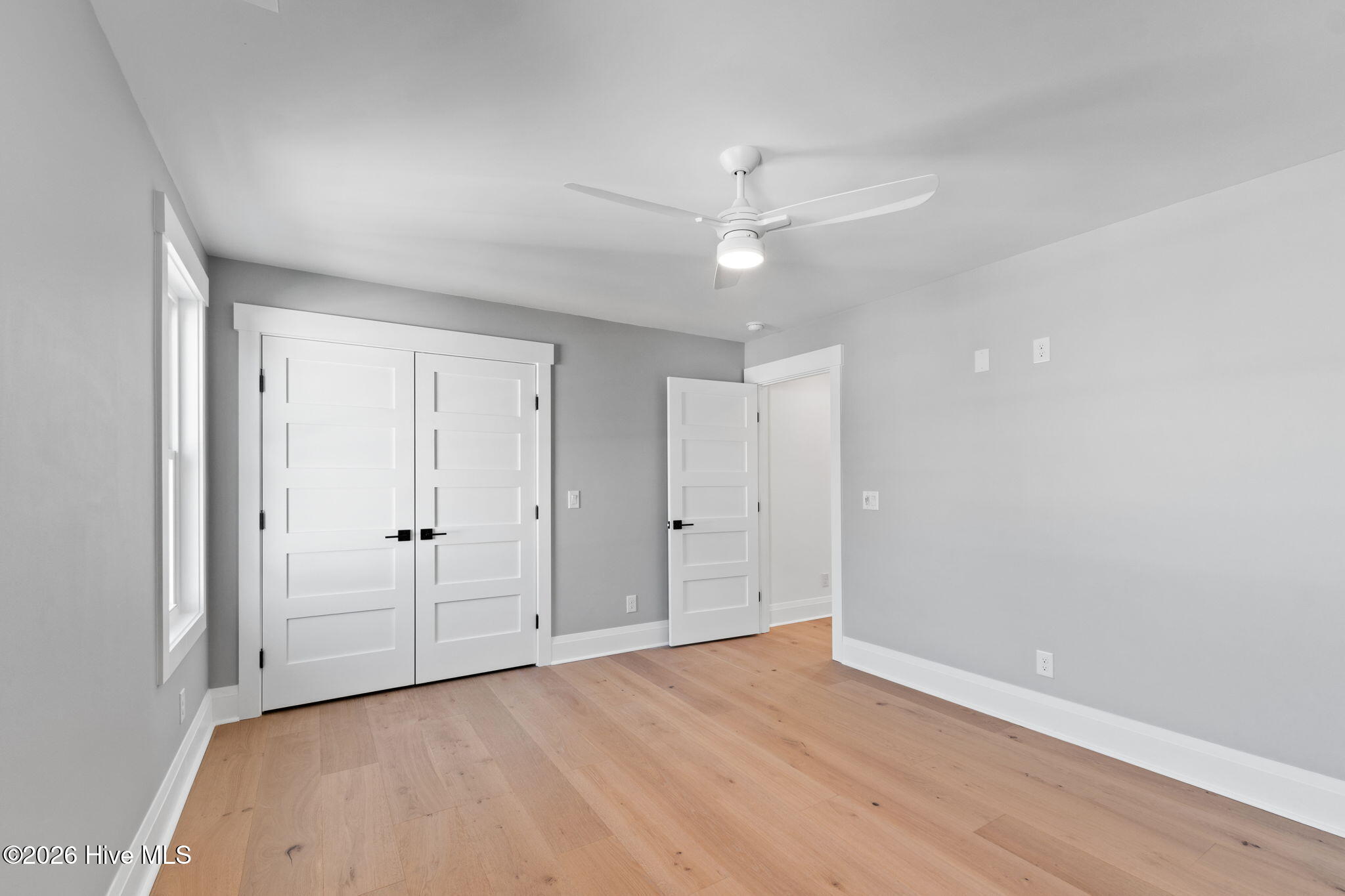 100548911 | Photo 21