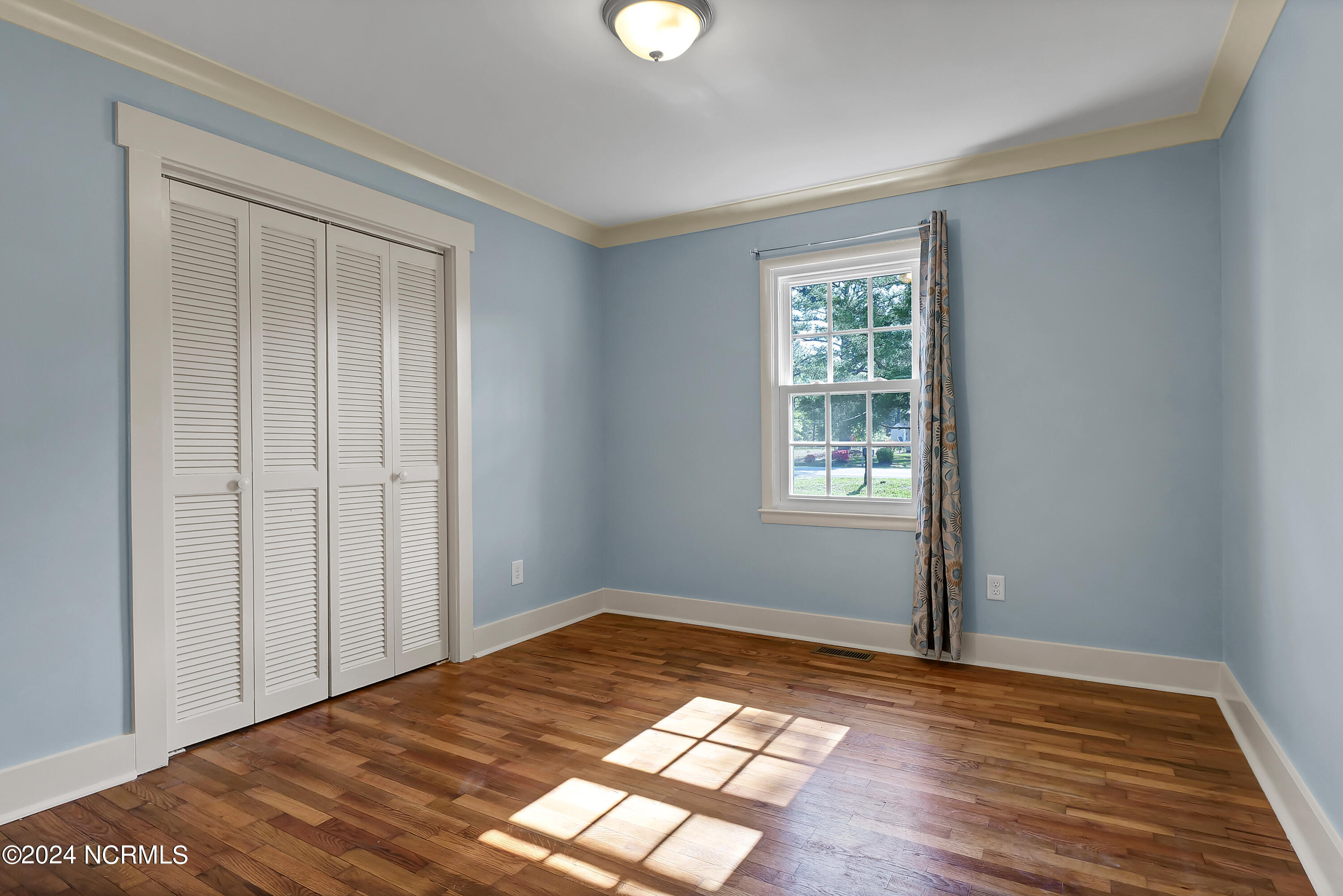 100515683 | Photo 23