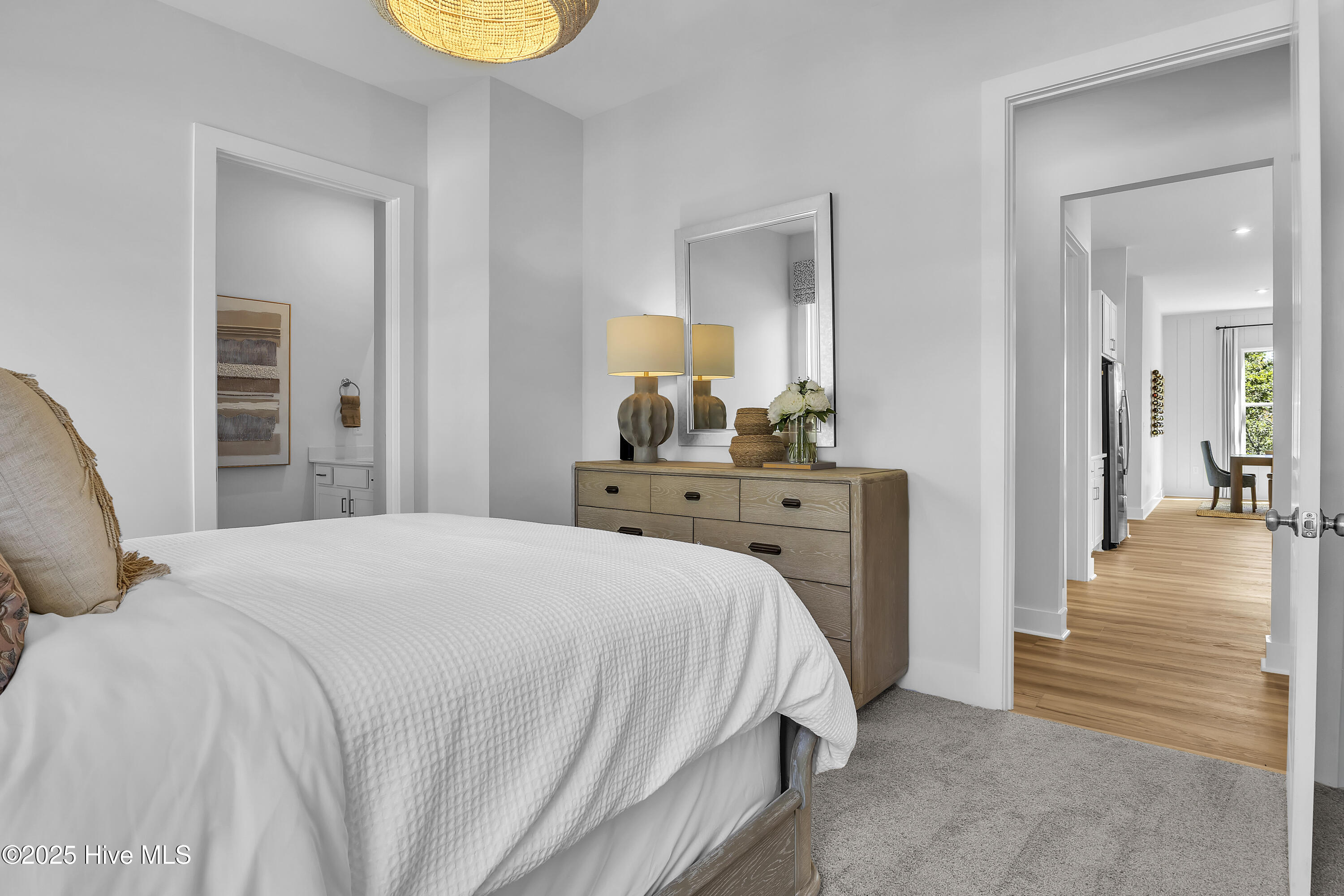 100533746 | Photo 41