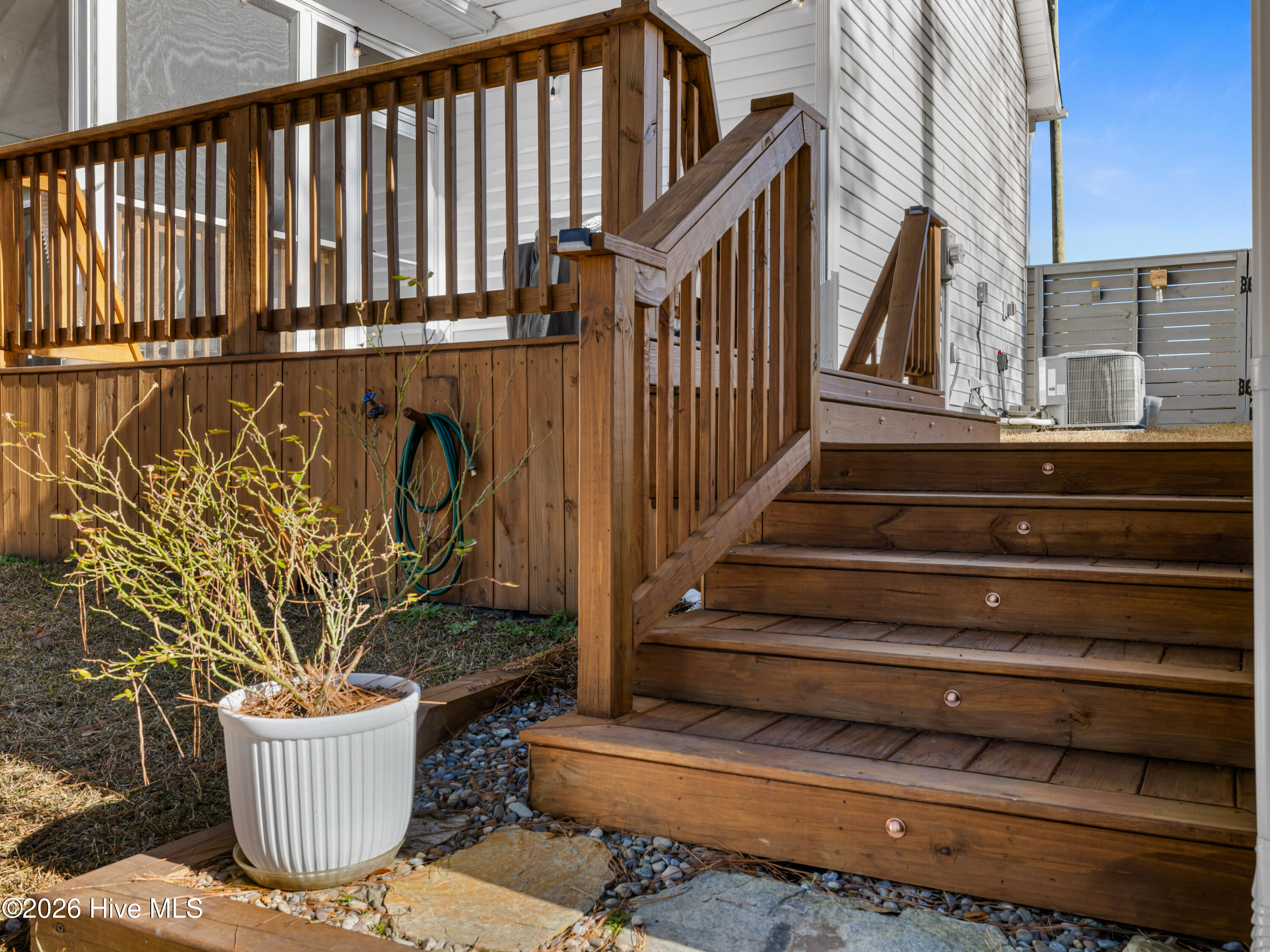 100549513 | Photo 54