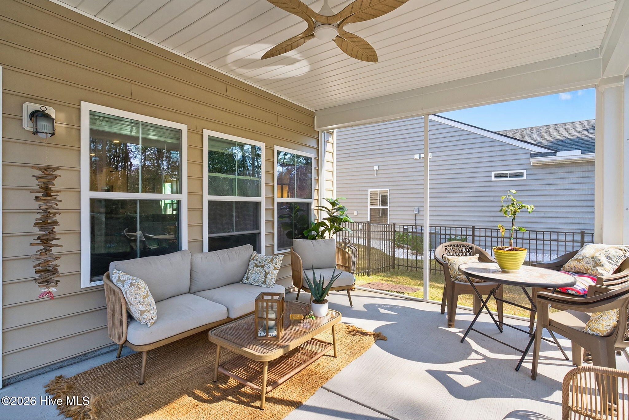 100559811 | Photo 40