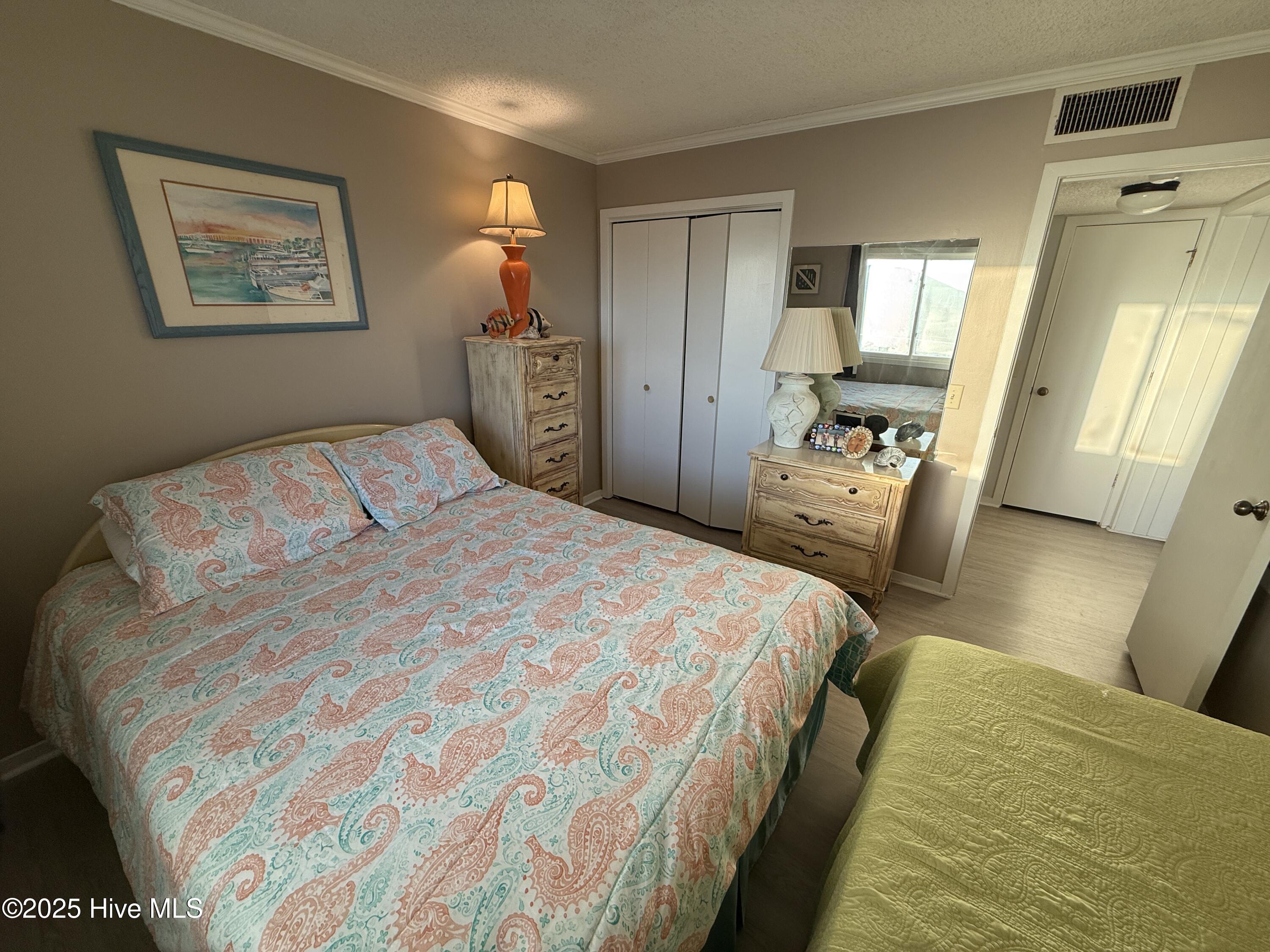 100542609 | Photo 20