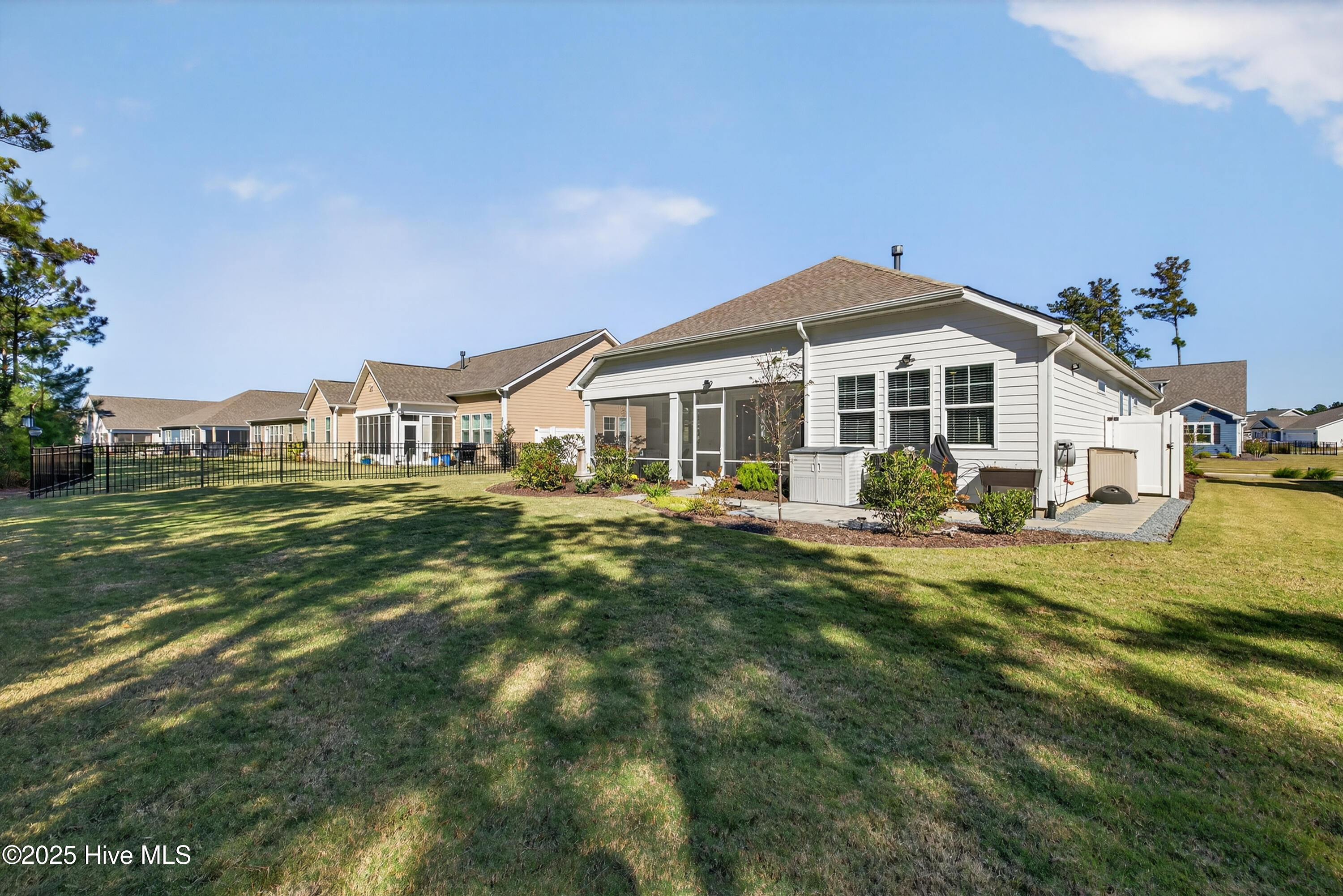 100538241 | Photo 36