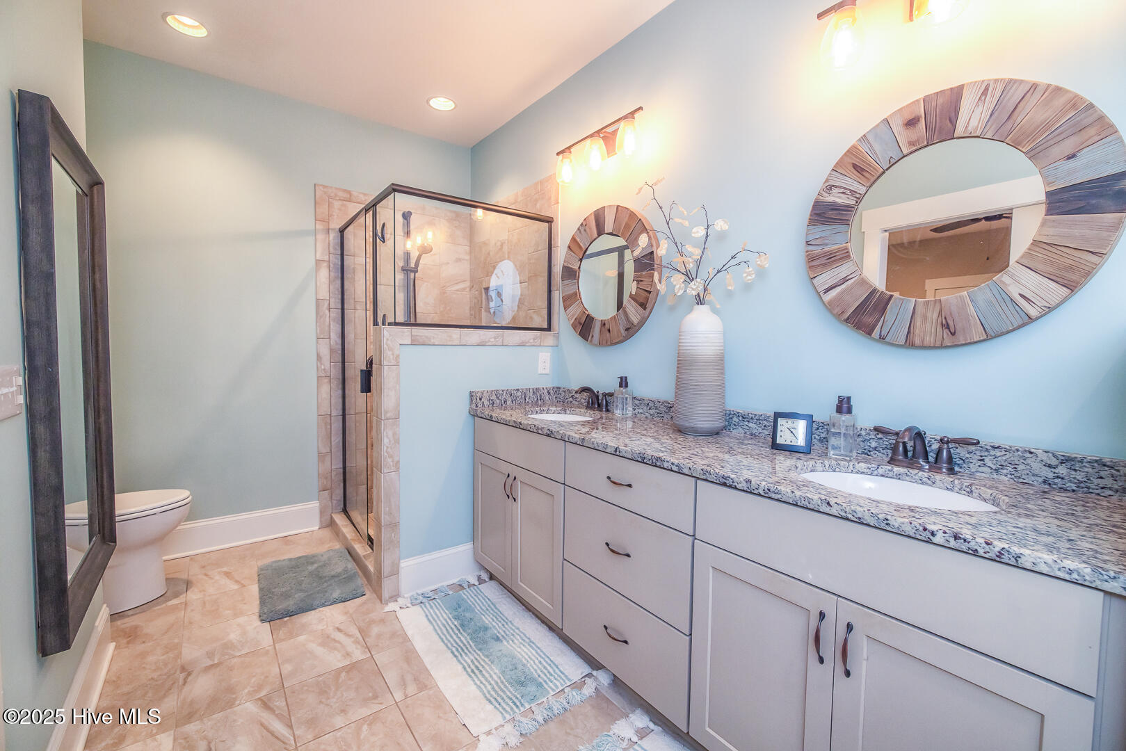 100491620 | Photo 23