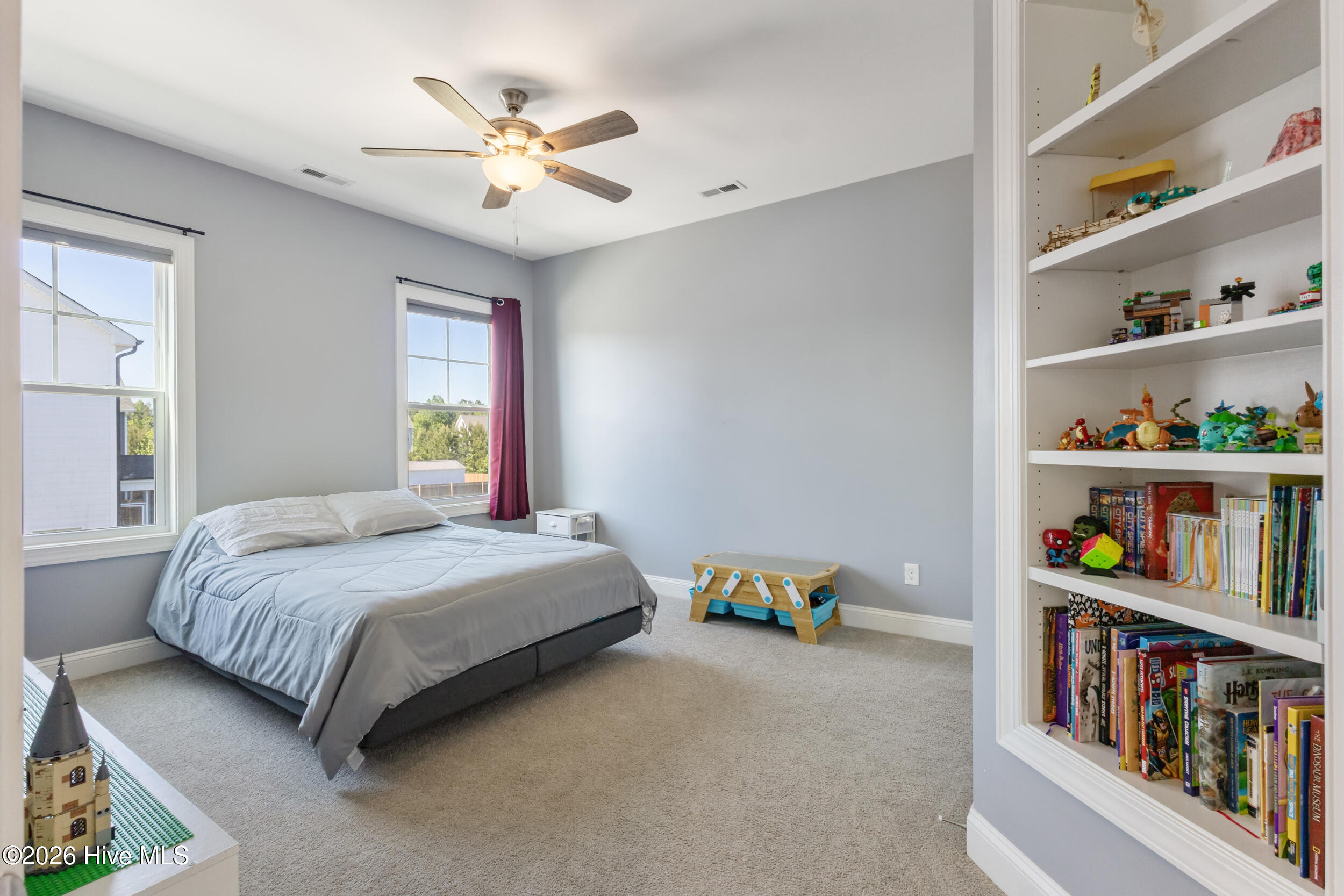 100569391 | Photo 29