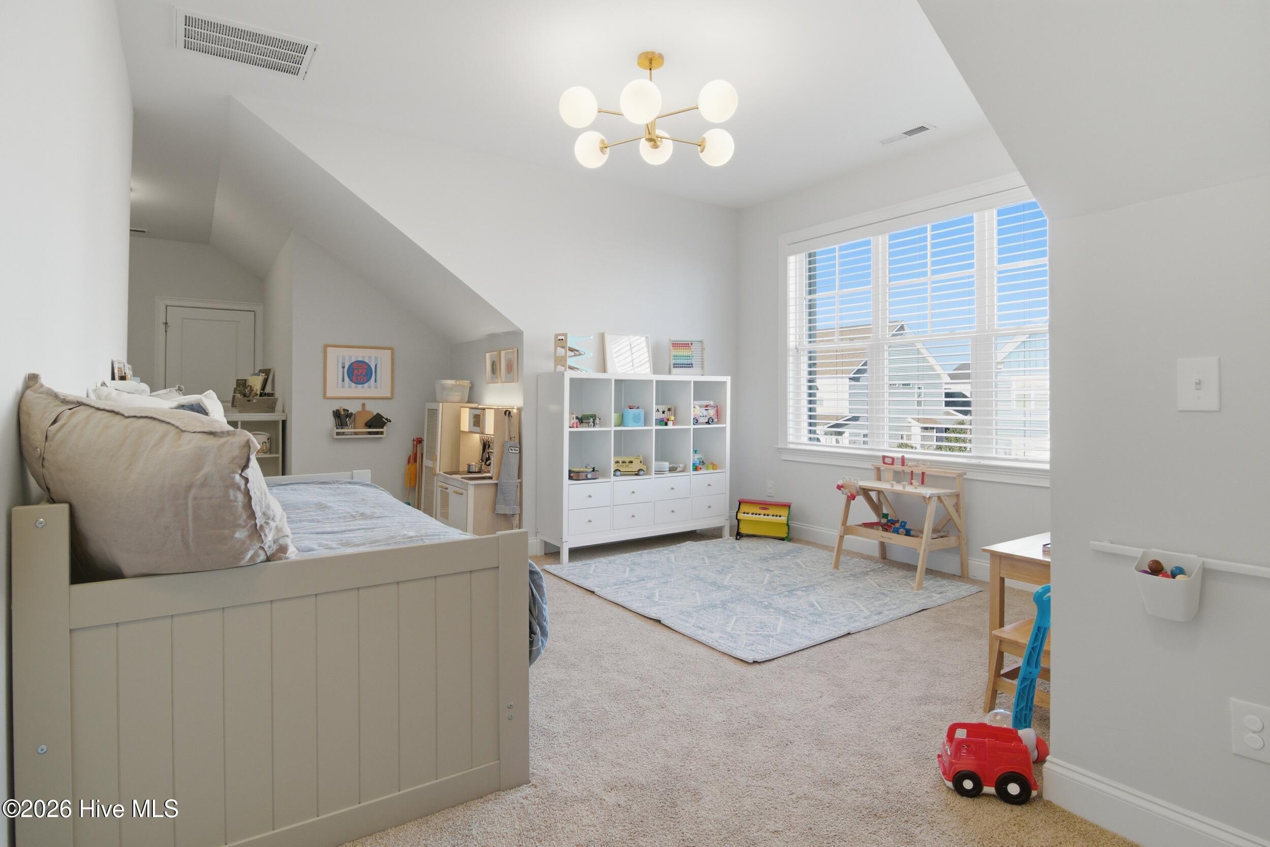 100551169 | Photo 20