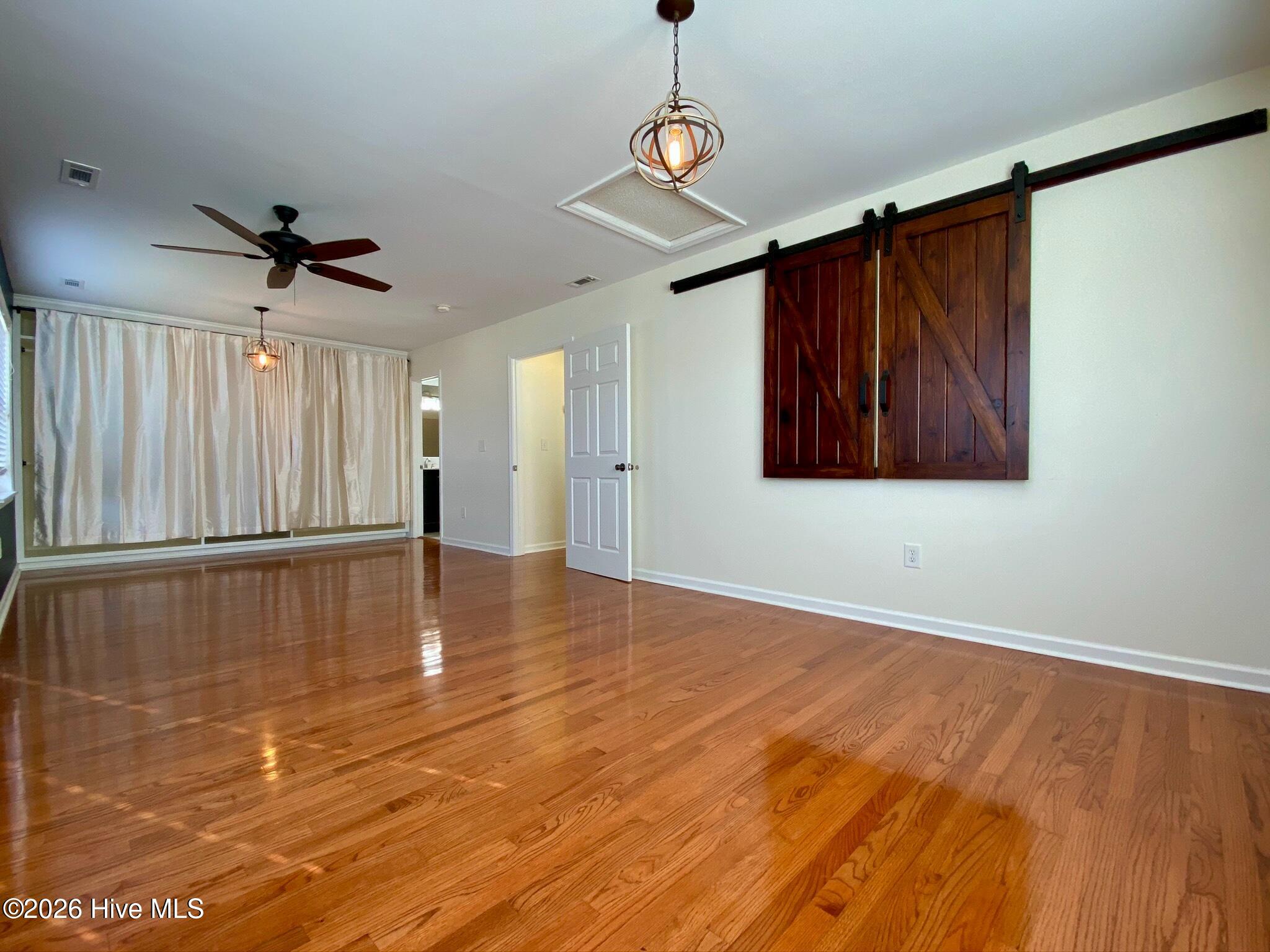 100573152 | Photo 17