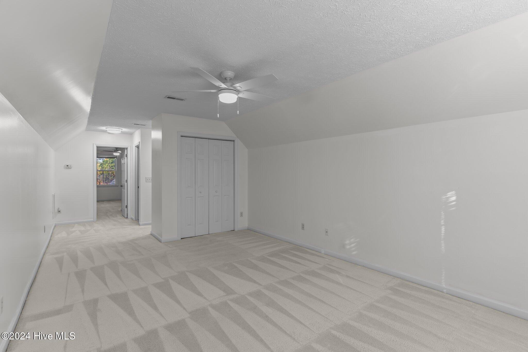 100474458 | Photo 32