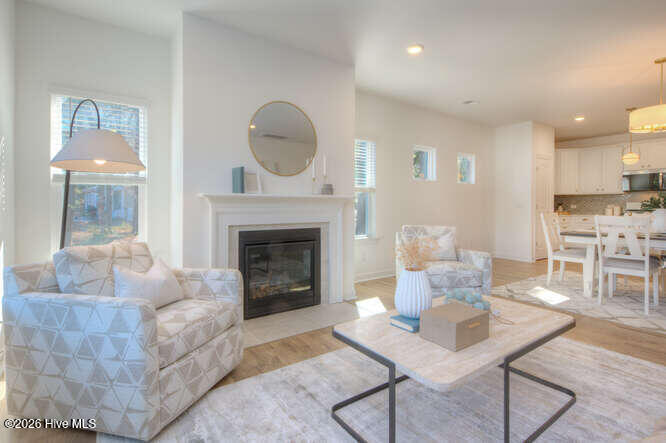 100555461 | Photo 11