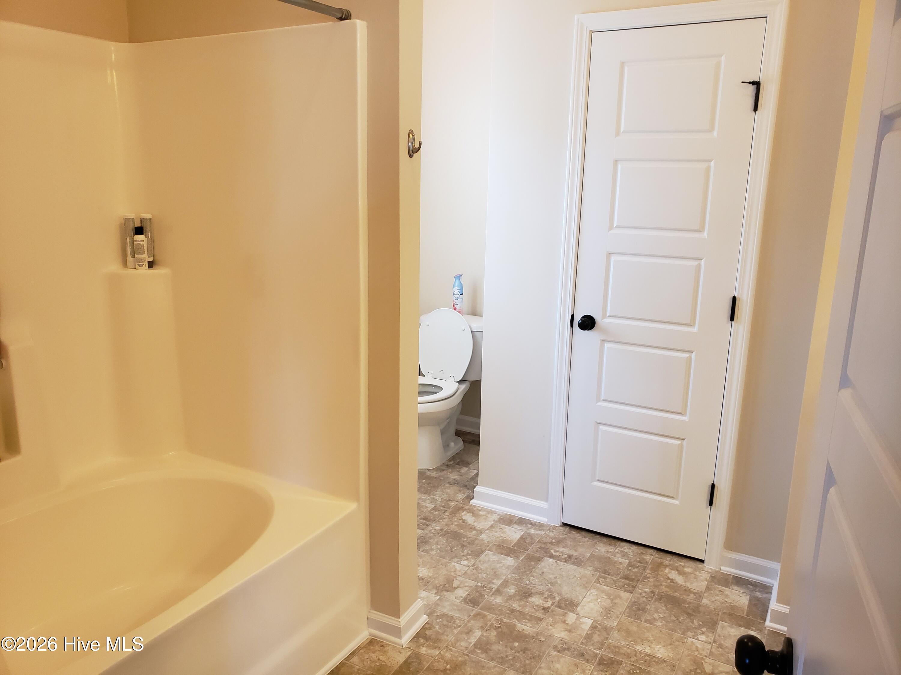 100569044 | Photo 21