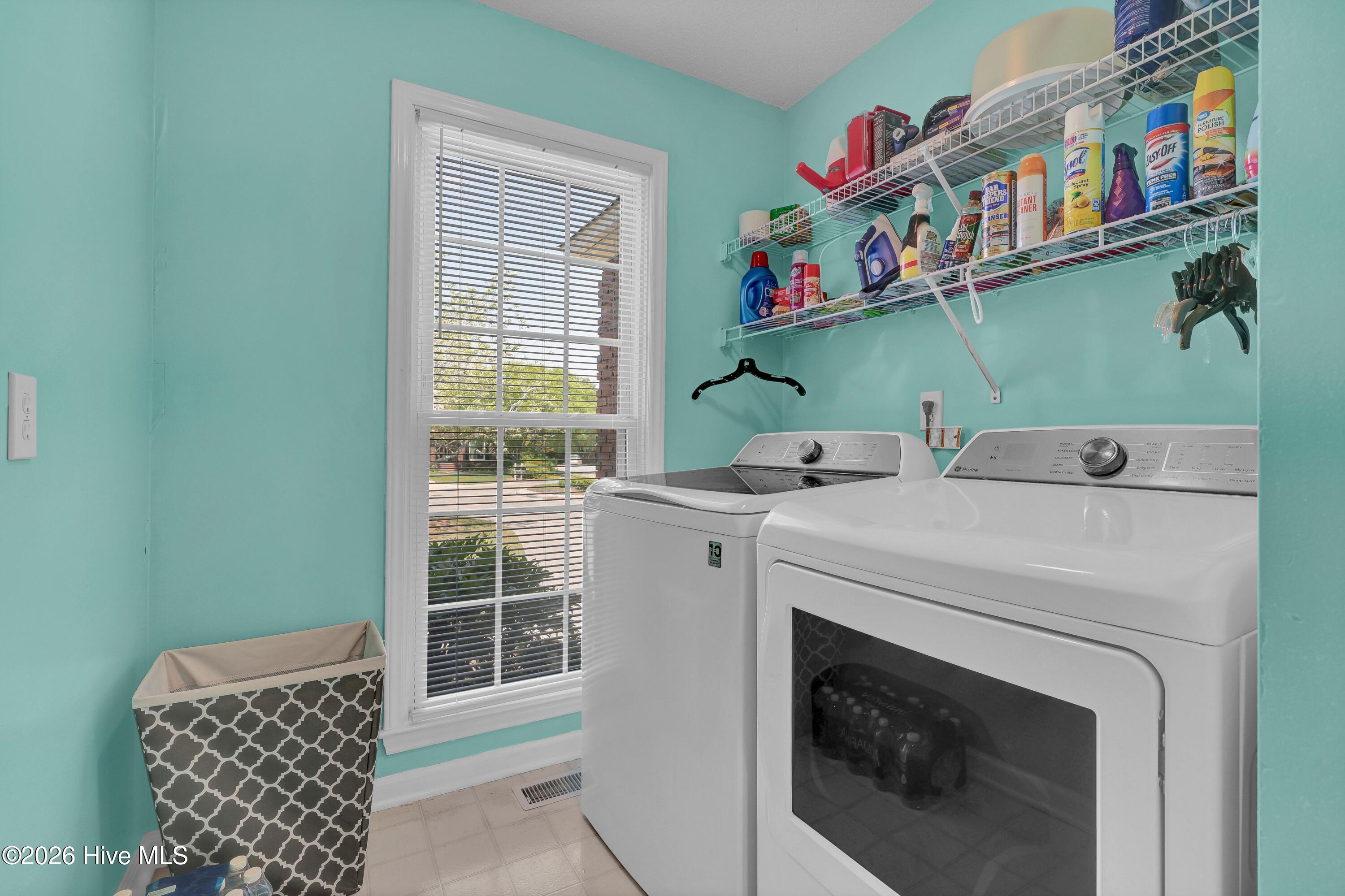 100570171 | Photo 13