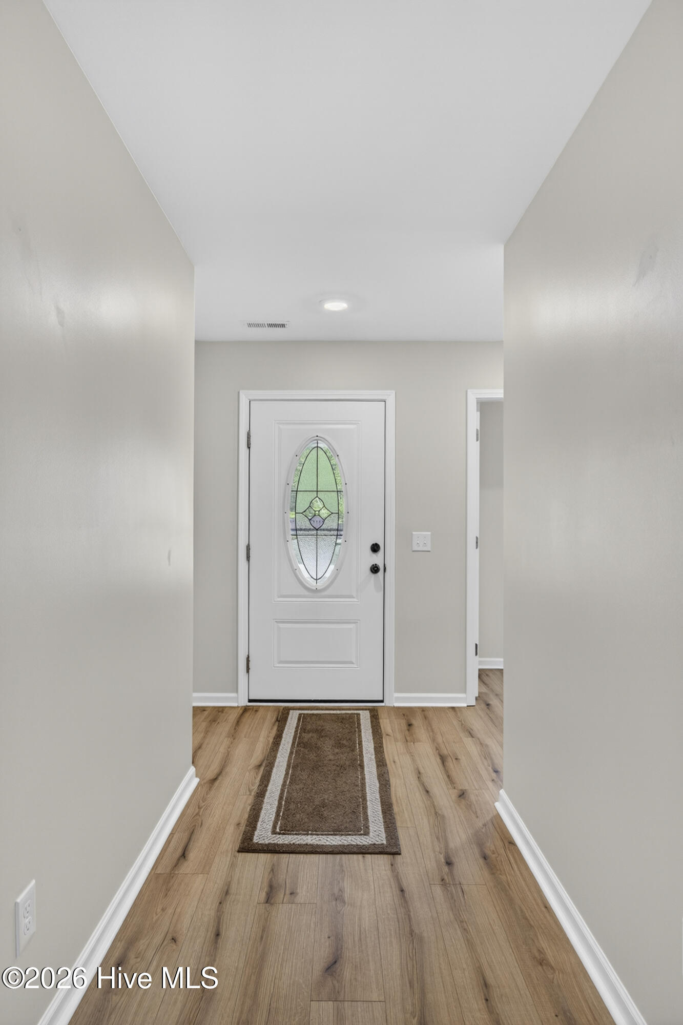 100570076 | Photo 12