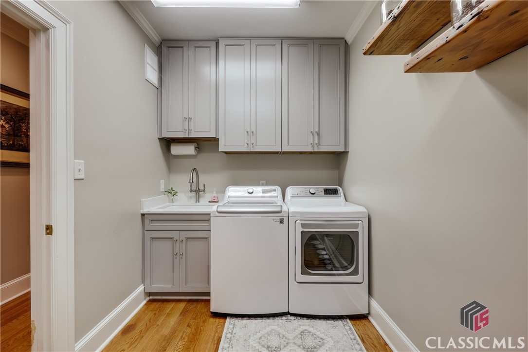 577 Cloverhurst Avenue W