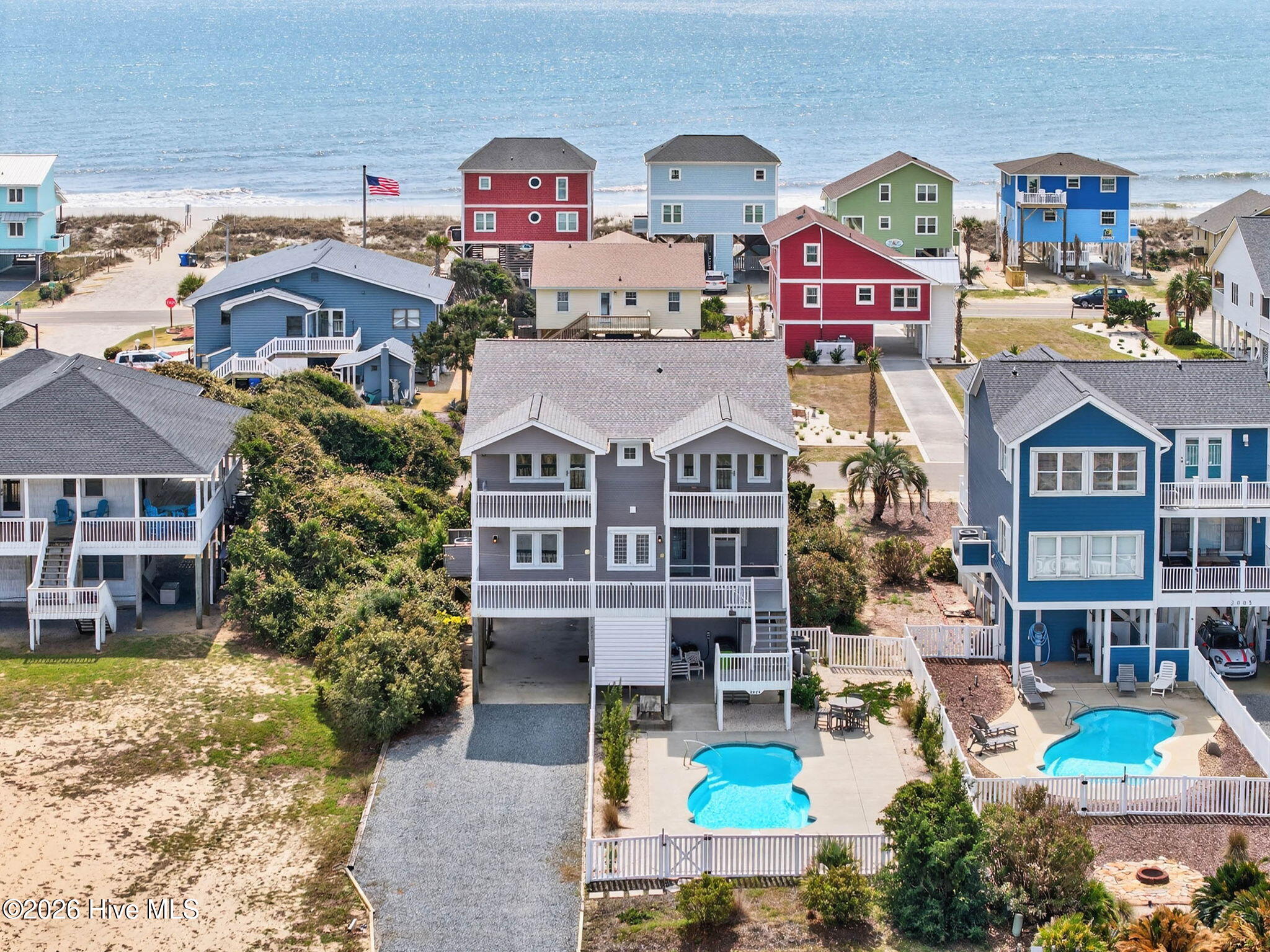 100562885 | Photo 46