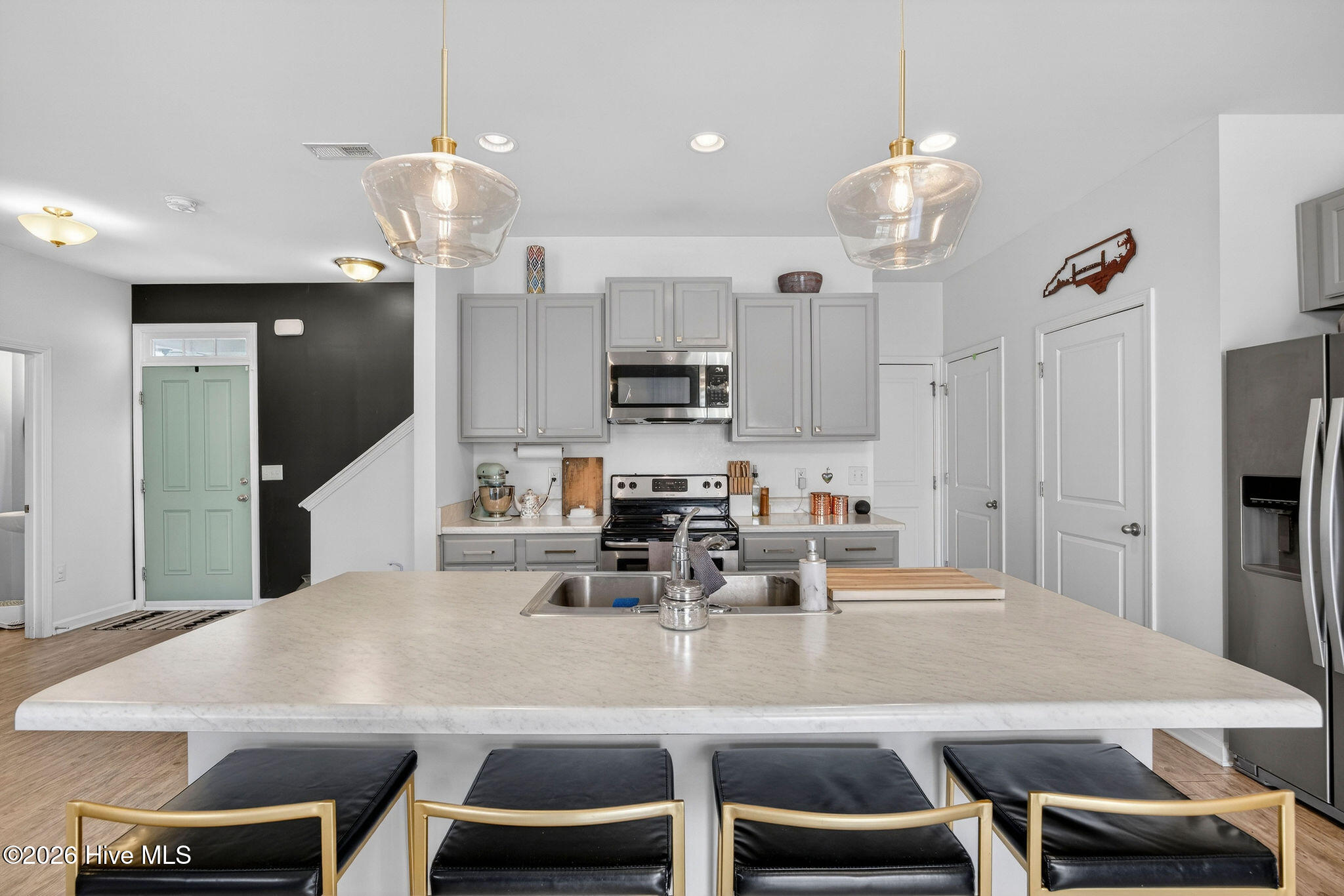 100562313 | Photo 12