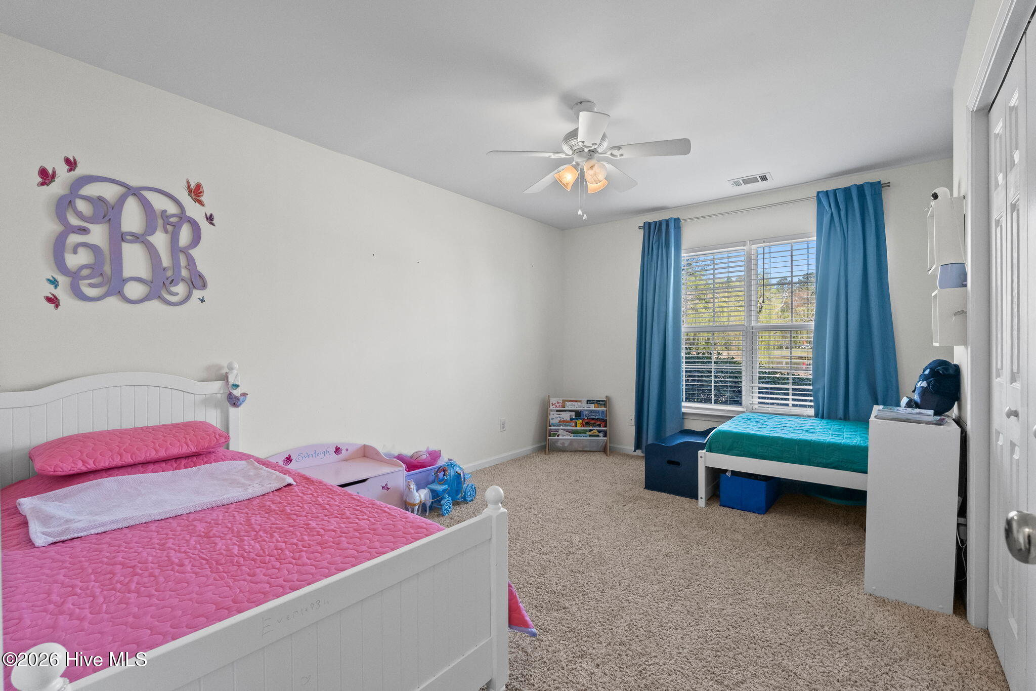 100562407 | Photo 22