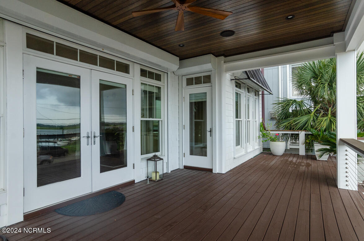 100549238 | Photo 25