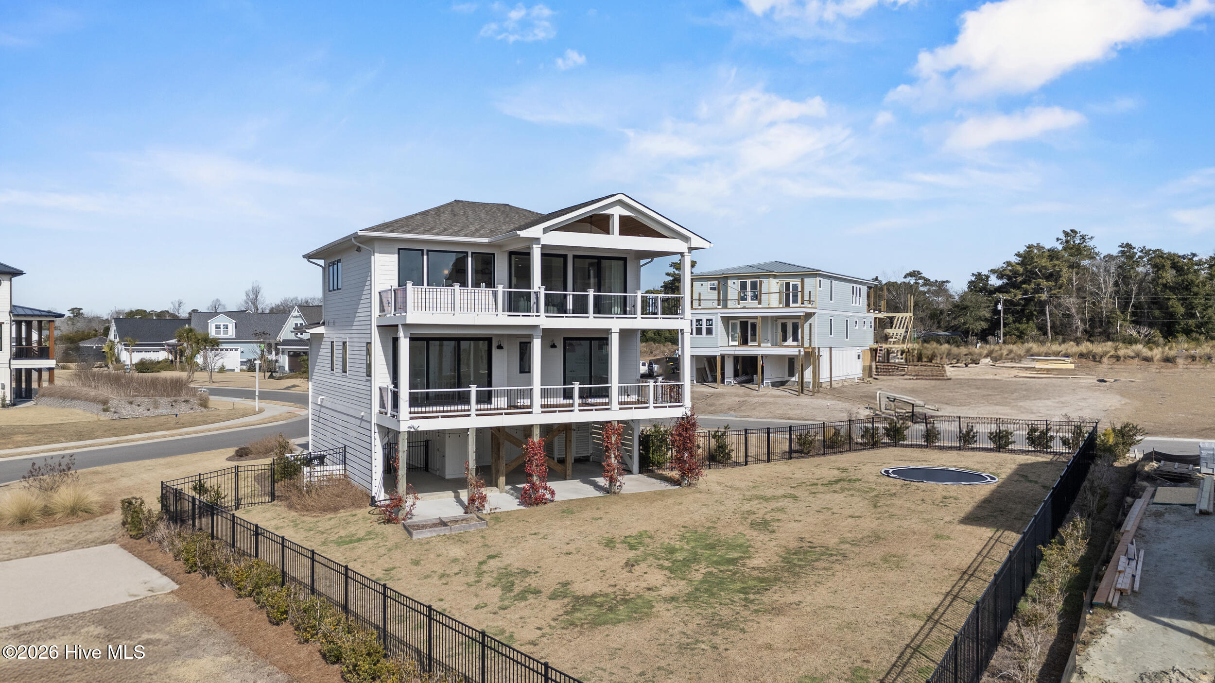 100551268 | Photo 66