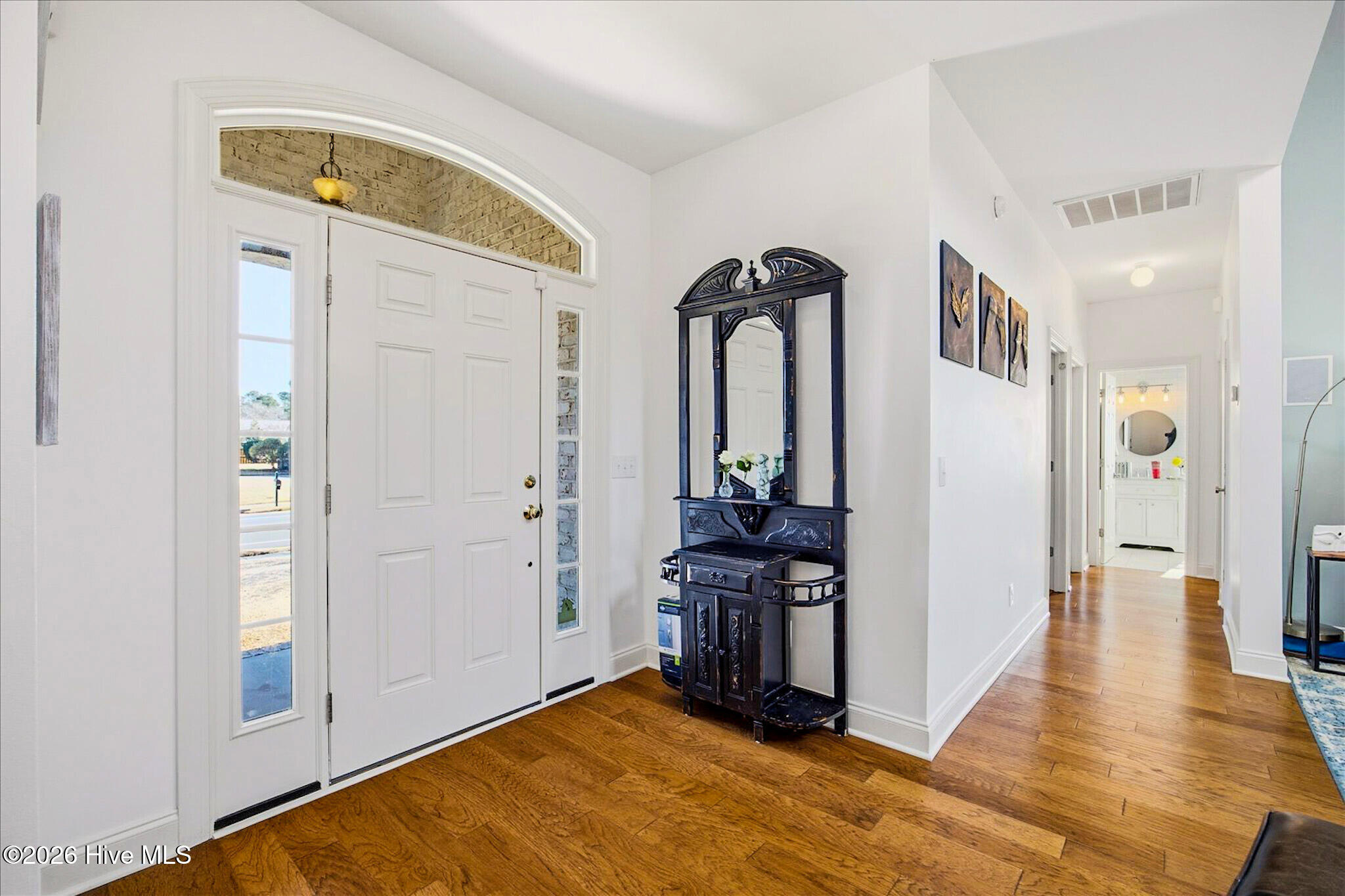 100554989 | Photo 17