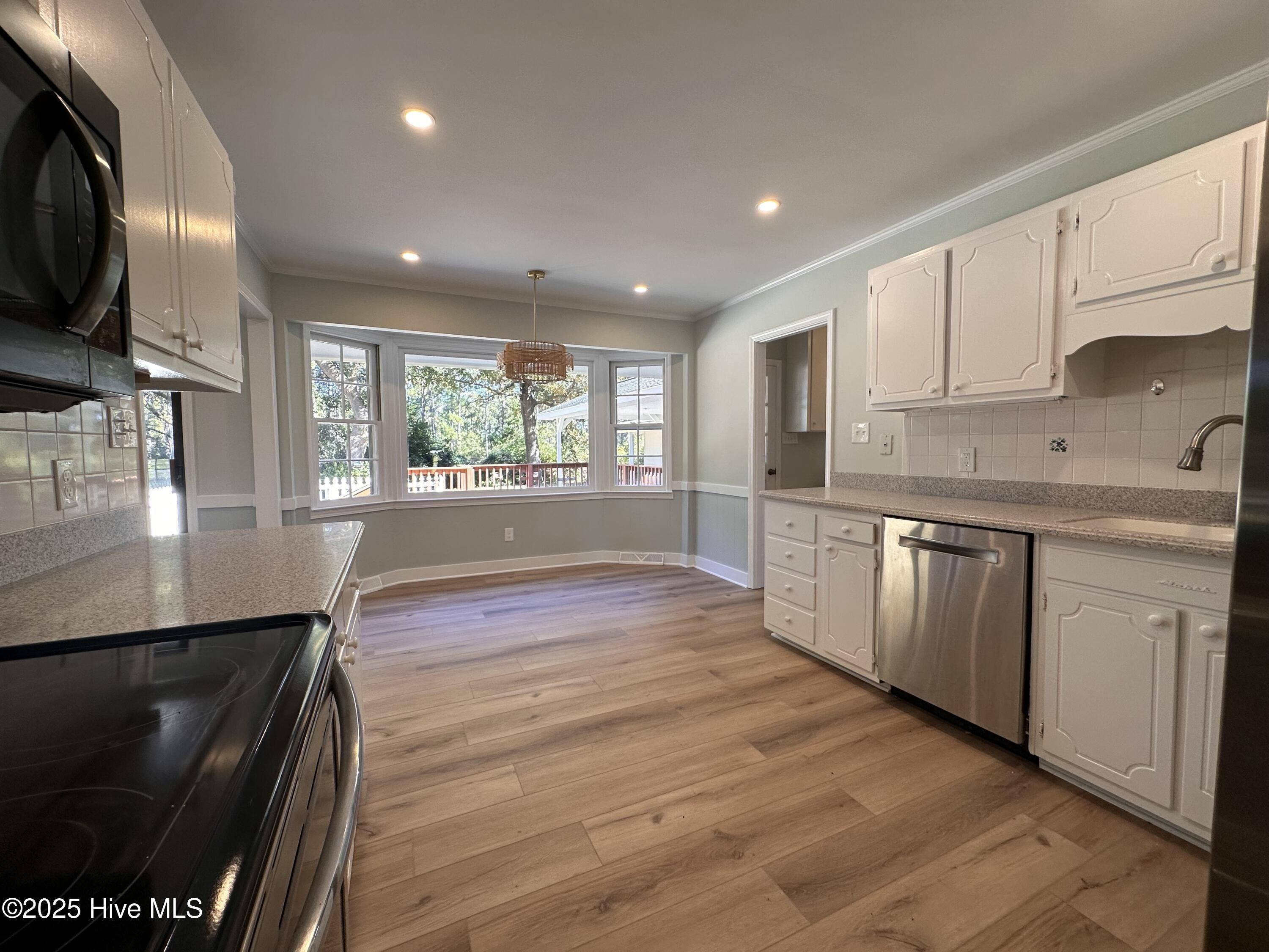 100541035 | Photo 13