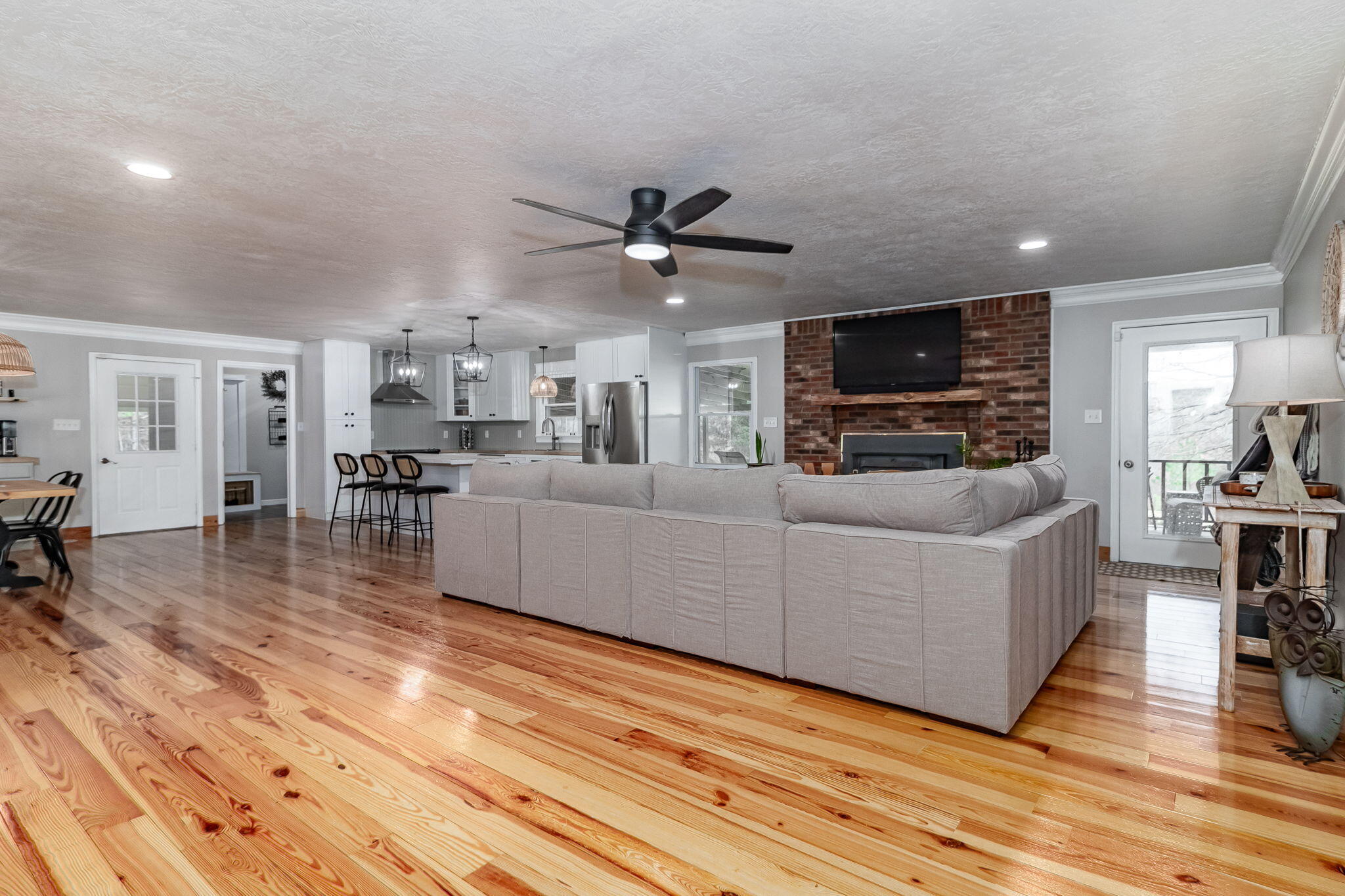 13-web-or-mls-1545 SWINT RD ©--6