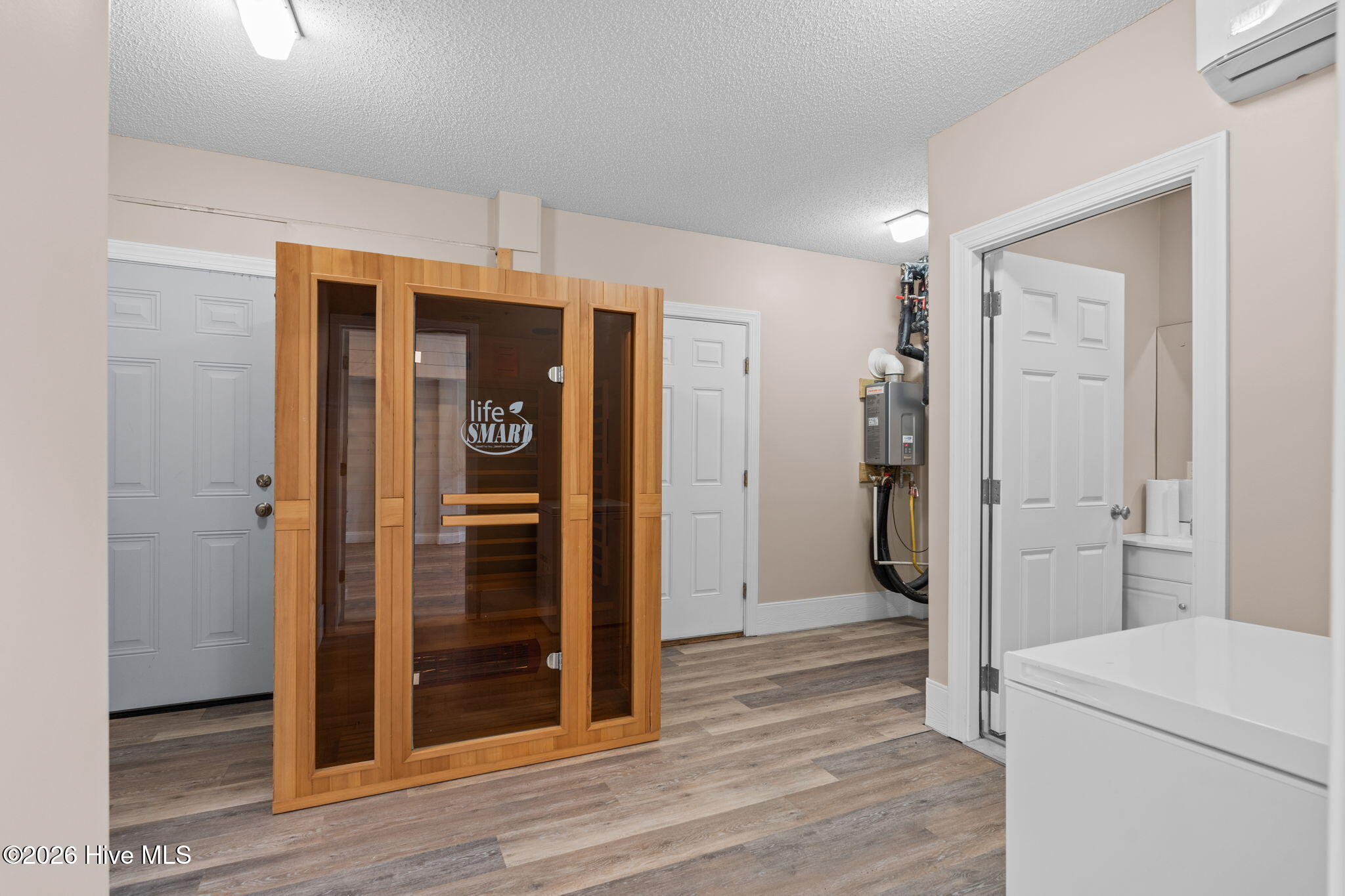 100561673 | Photo 36