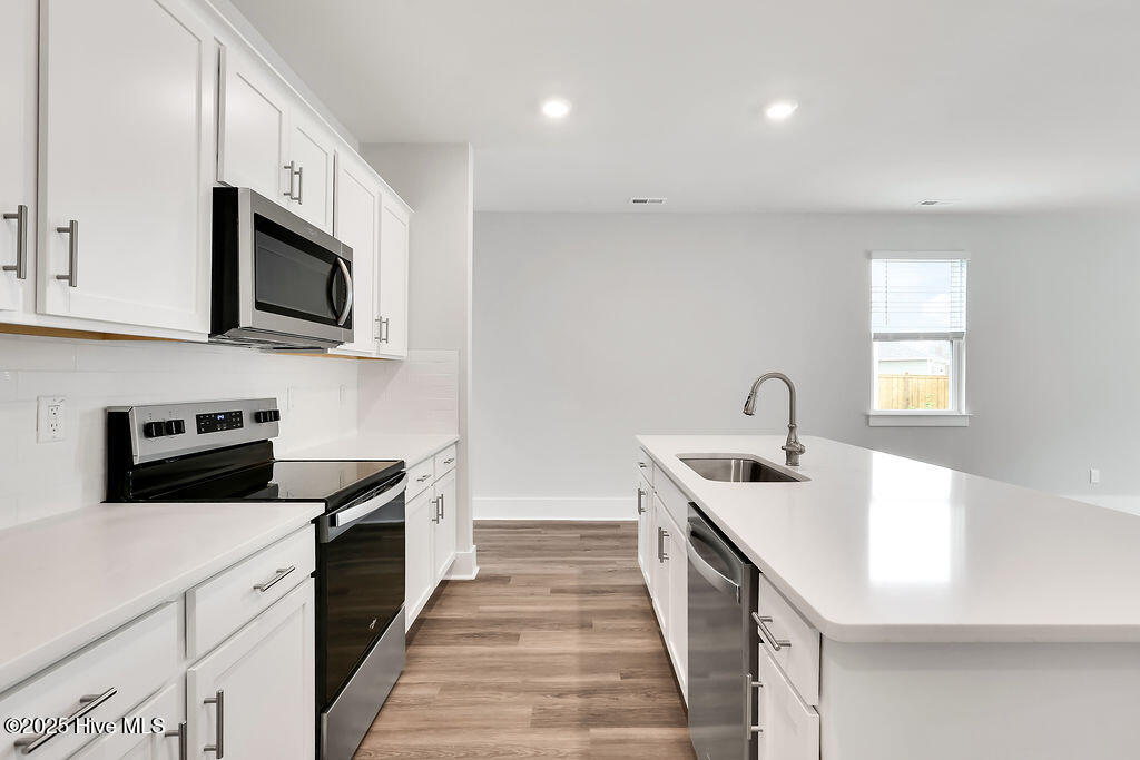 100526958 | Photo 11