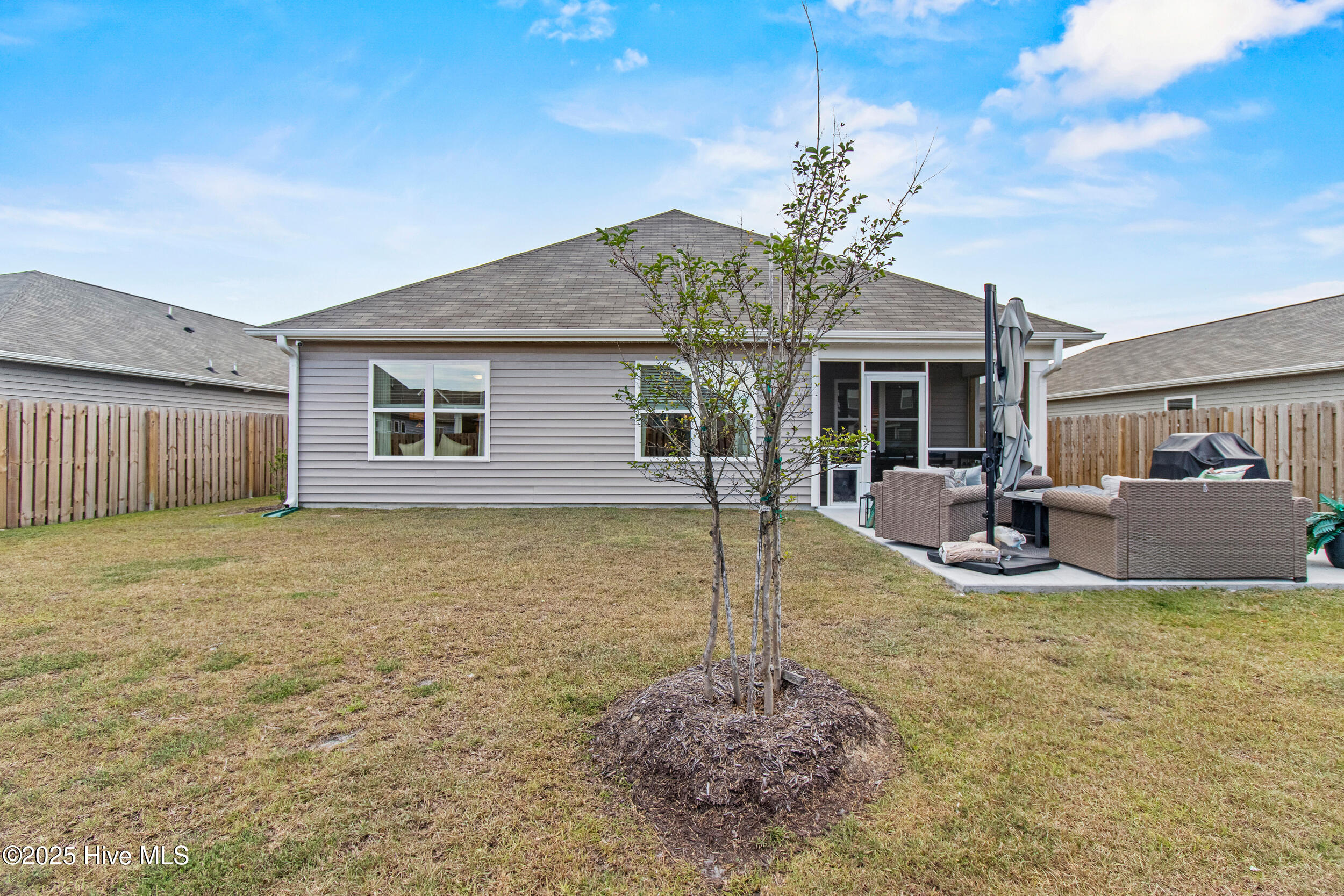 100533883 | Photo 41