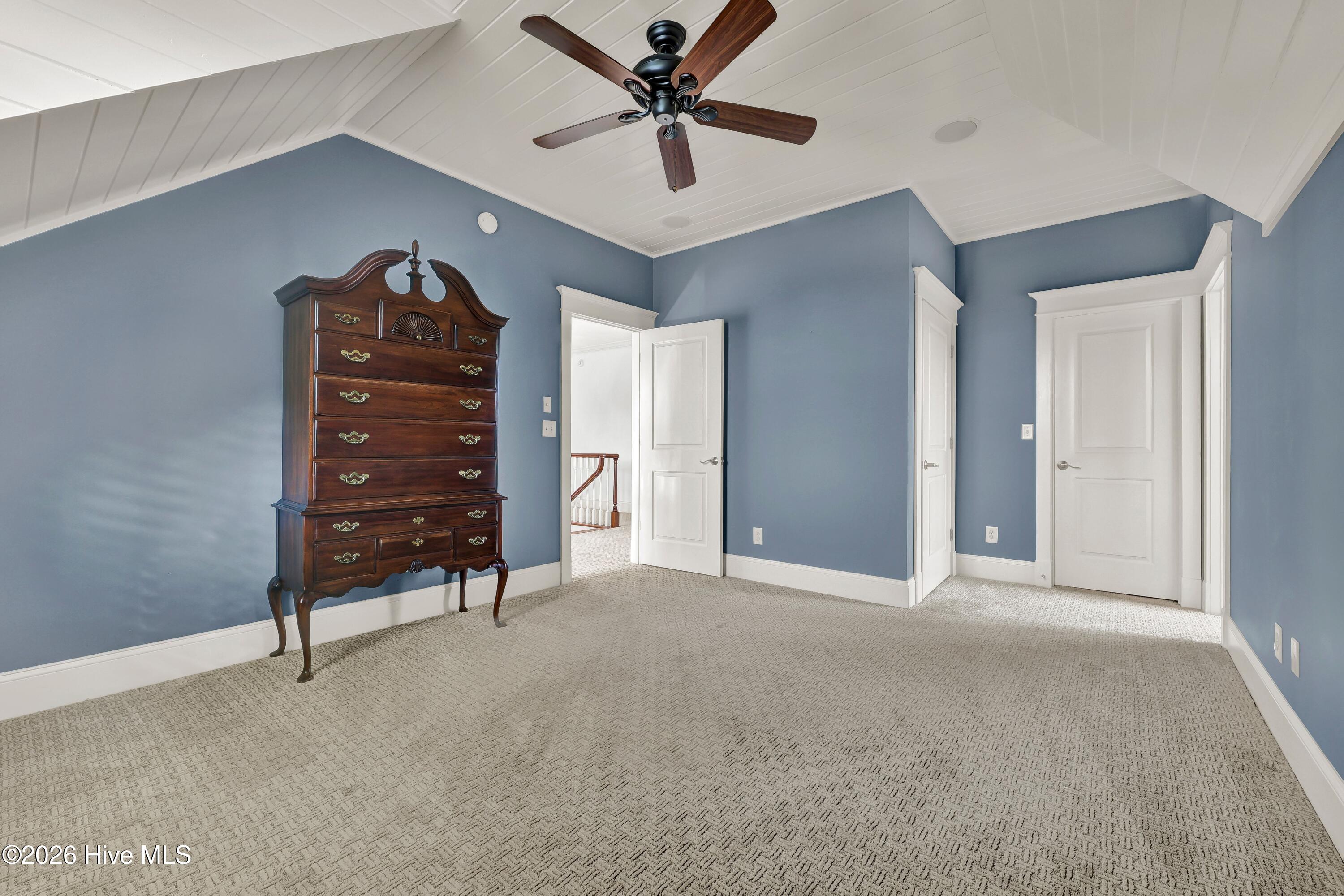 100569484 | Photo 54