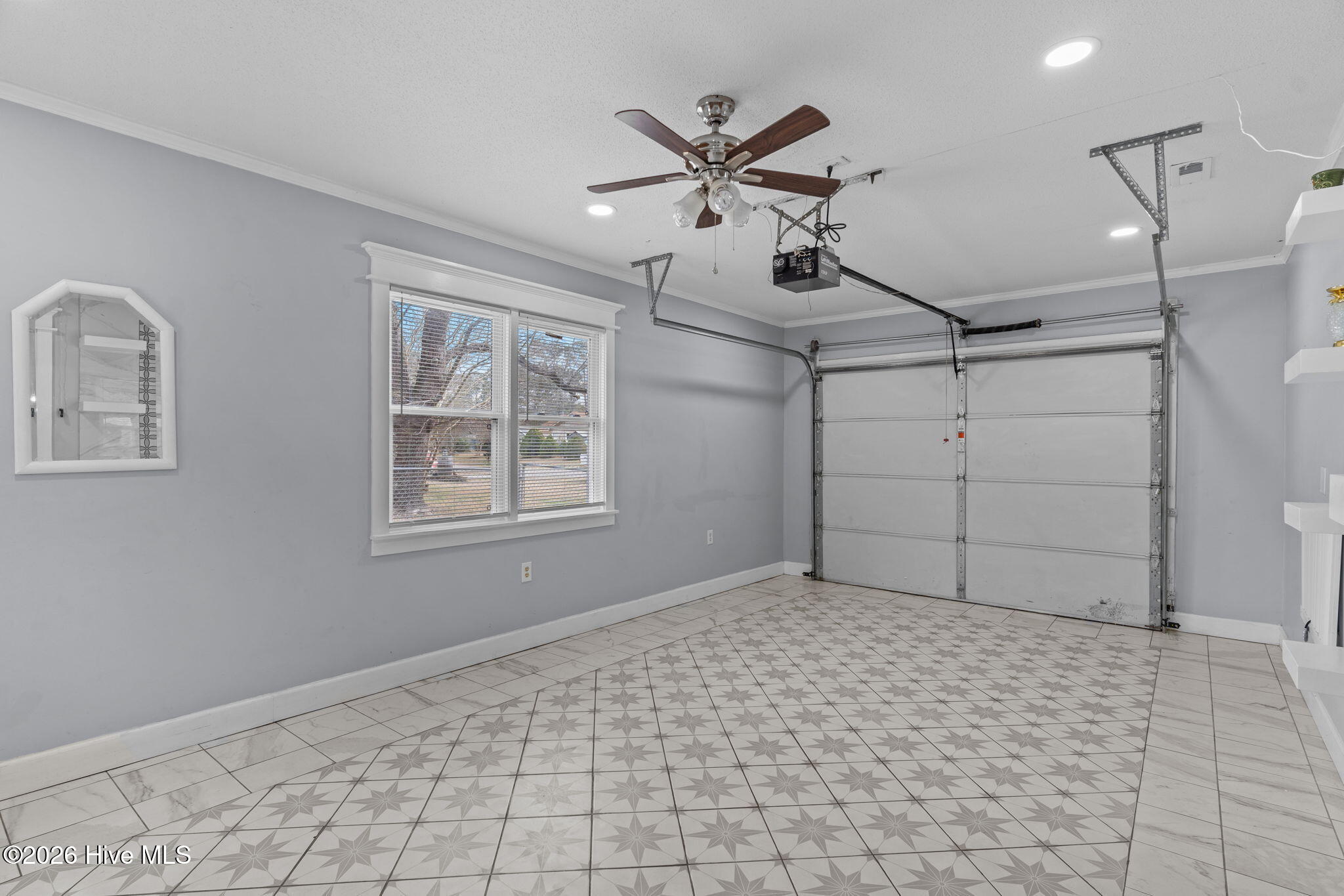 100557122 | Photo 16