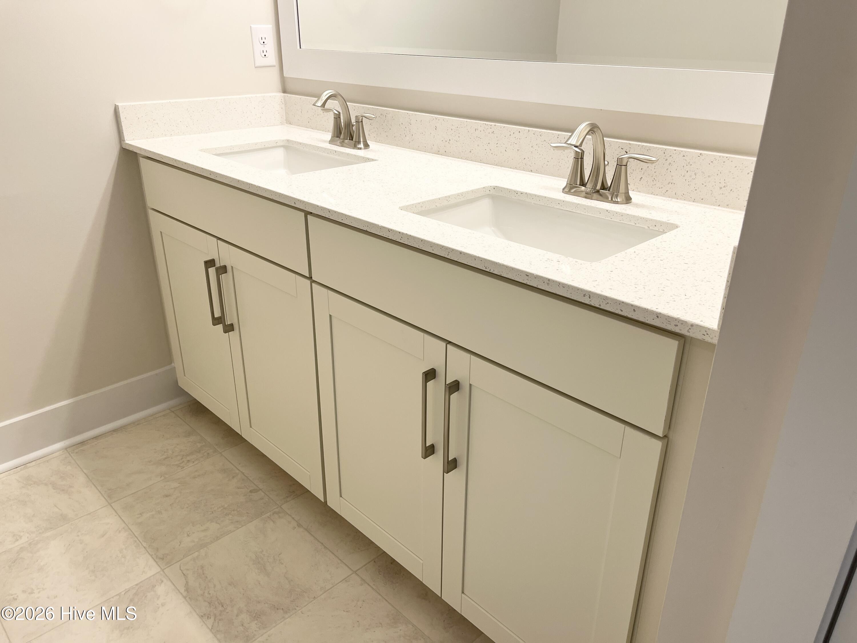 100544974 | Photo 24