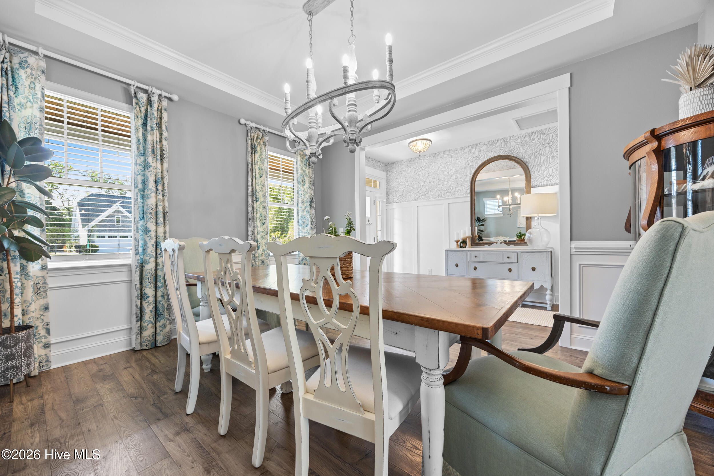 100566940 | Photo 16