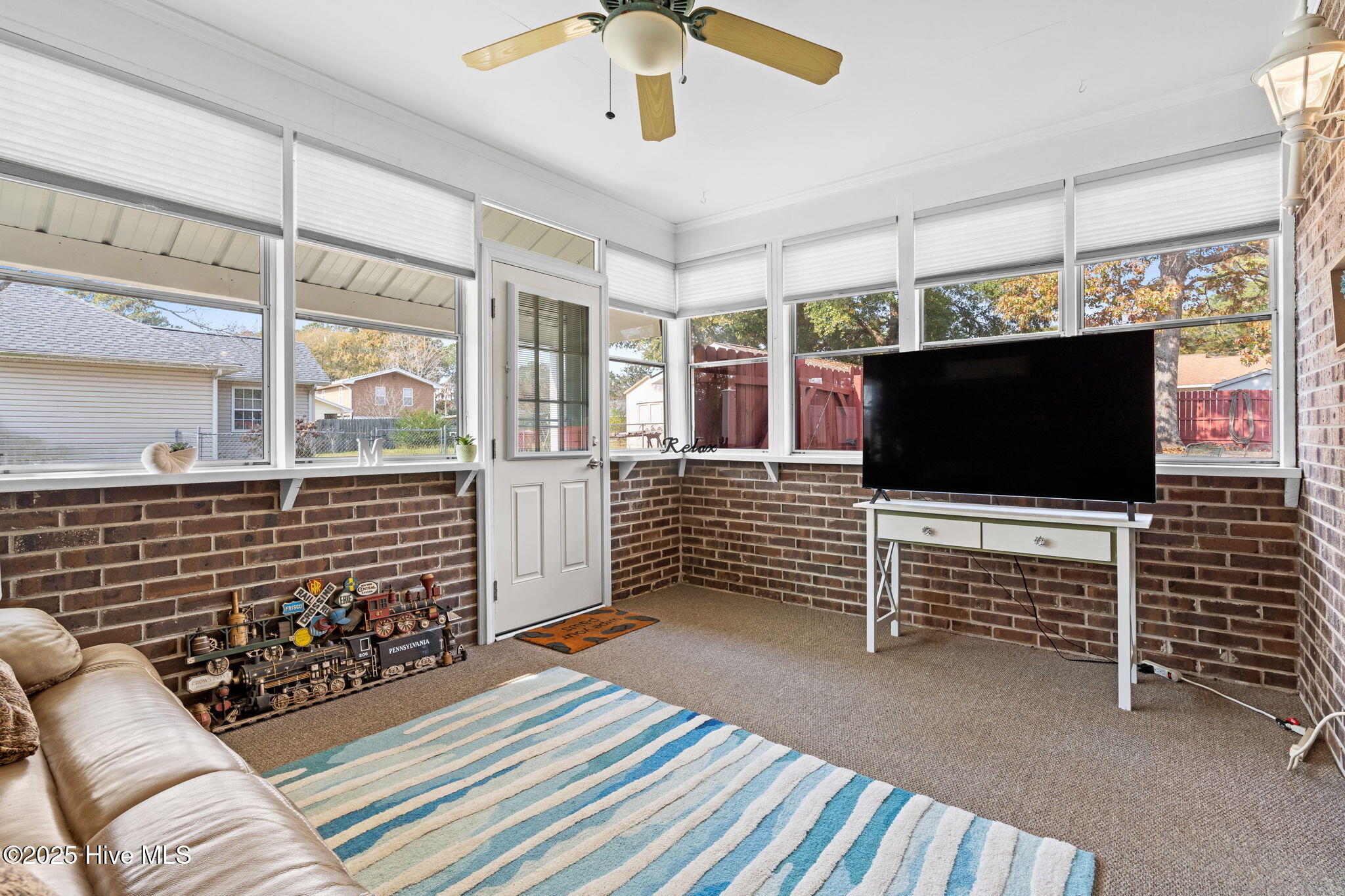 100543721 | Photo 31