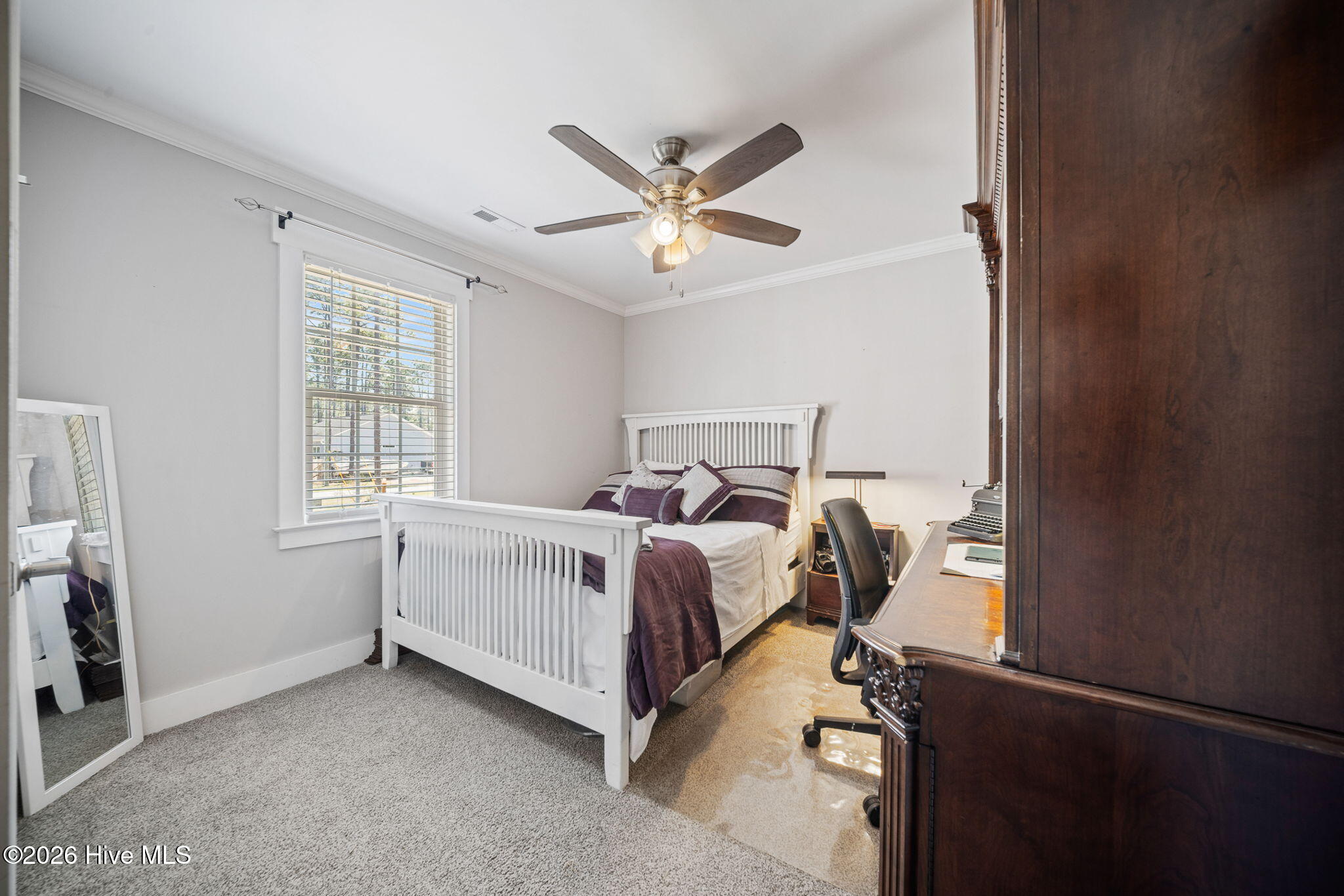 100562103 | Photo 25