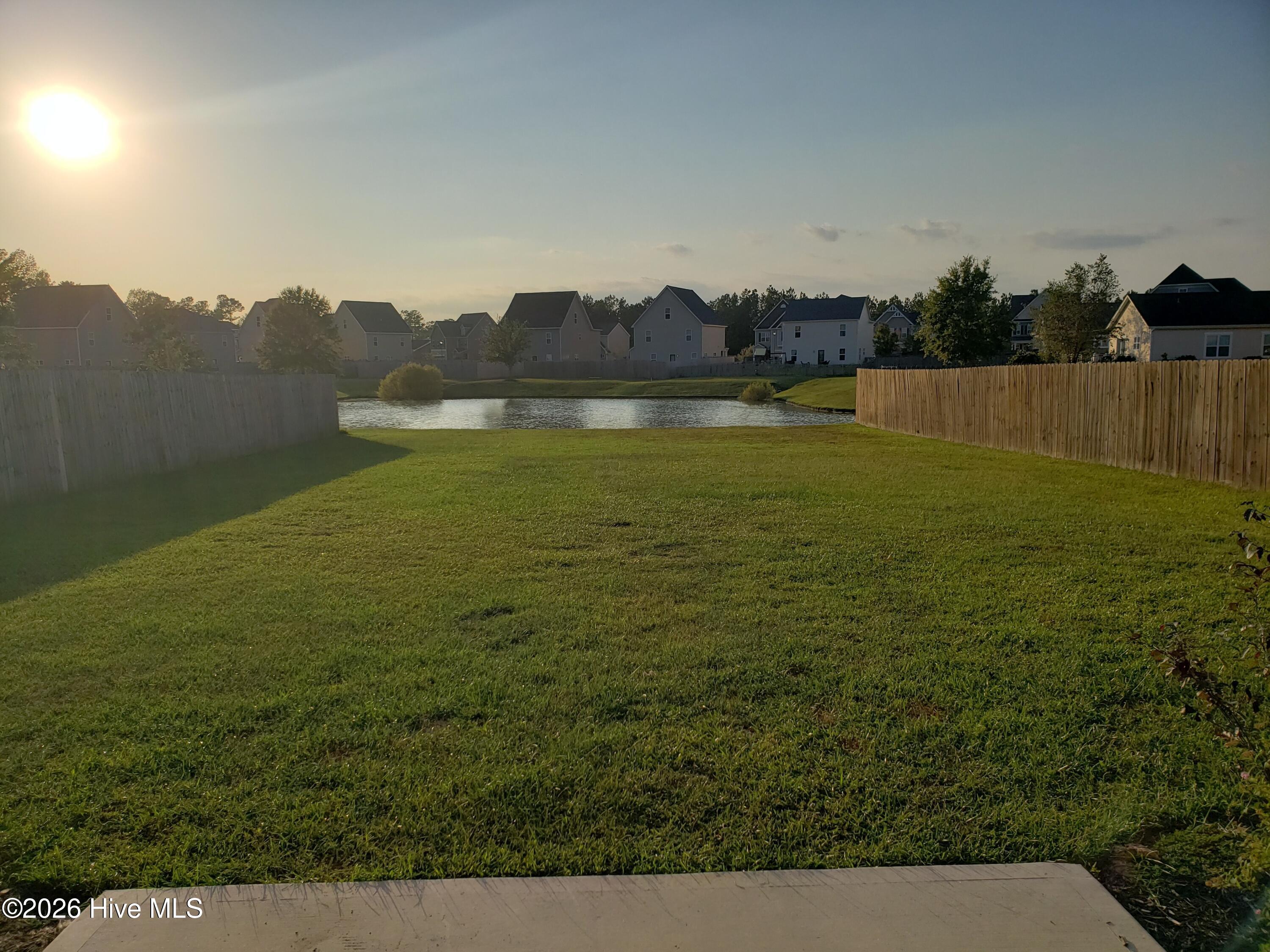 100569044 | Photo 24