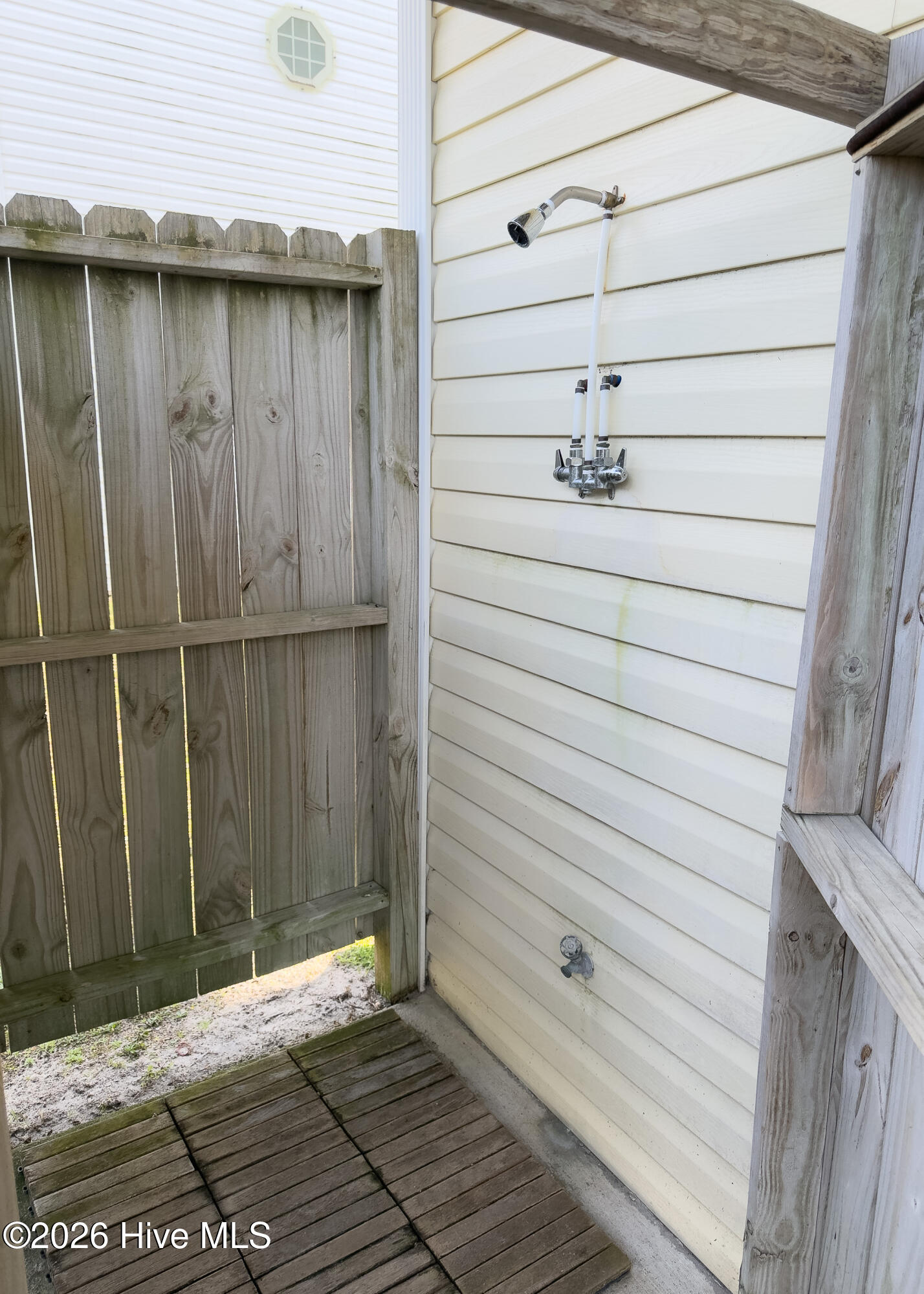 100550508 | Photo 31