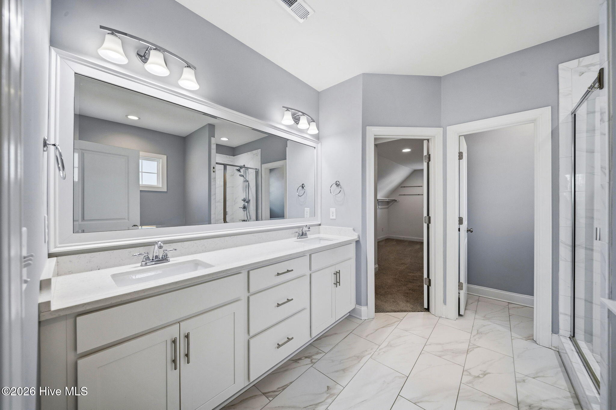 100560908 | Photo 29