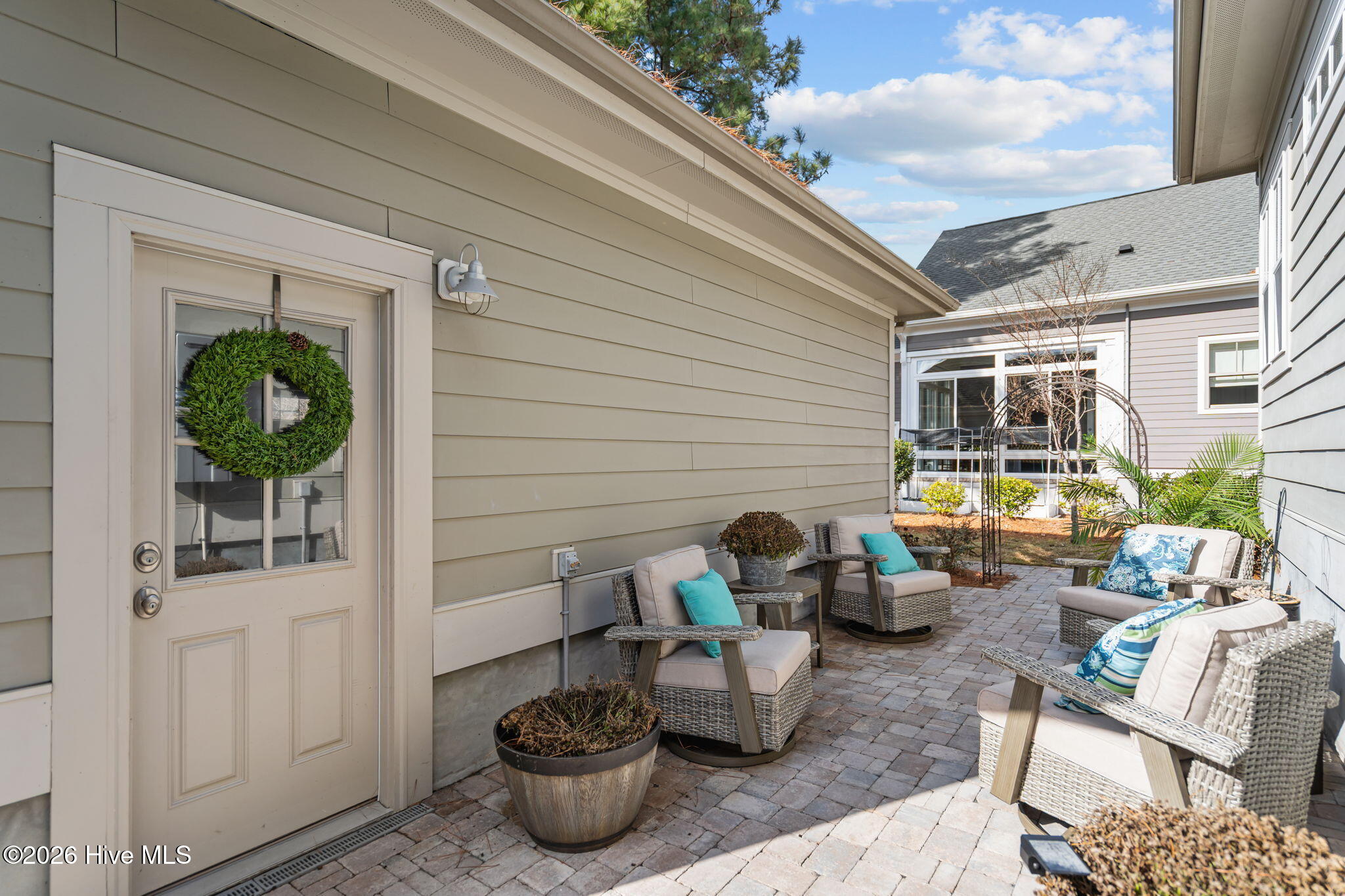 100547967 | Photo 42