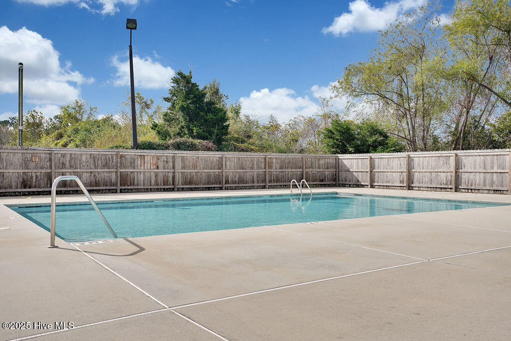 100534867 | Photo 33