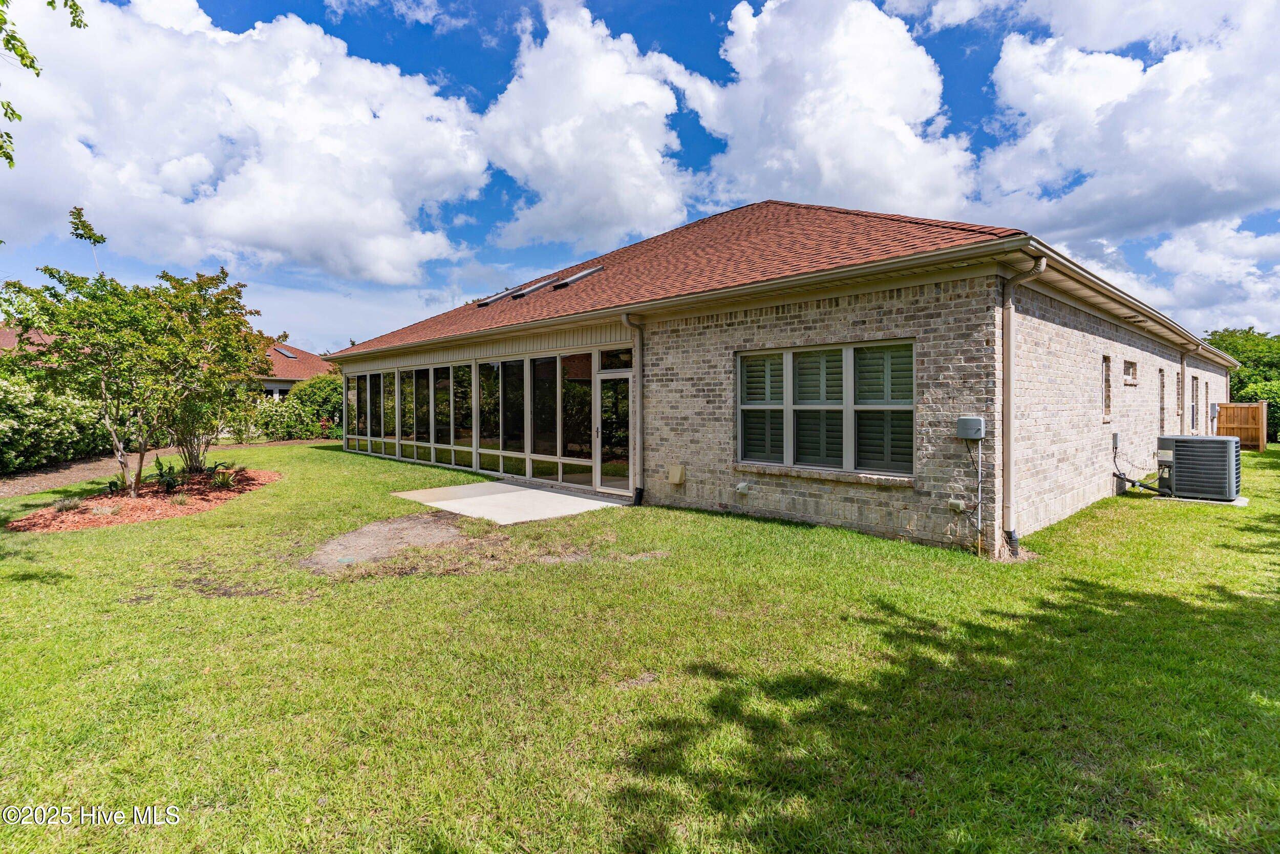 100543015 | Photo 48