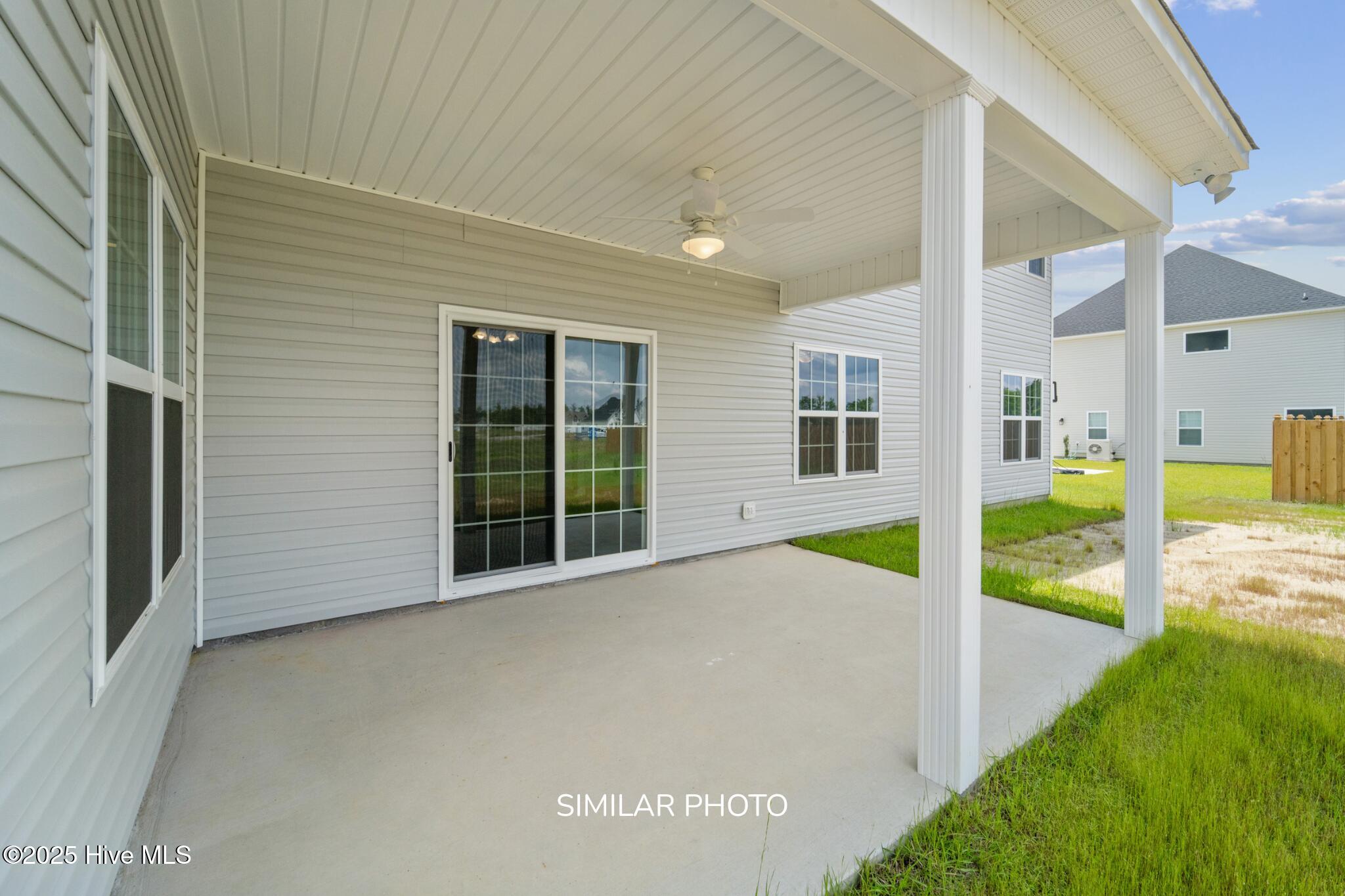 100543824 | Photo 35