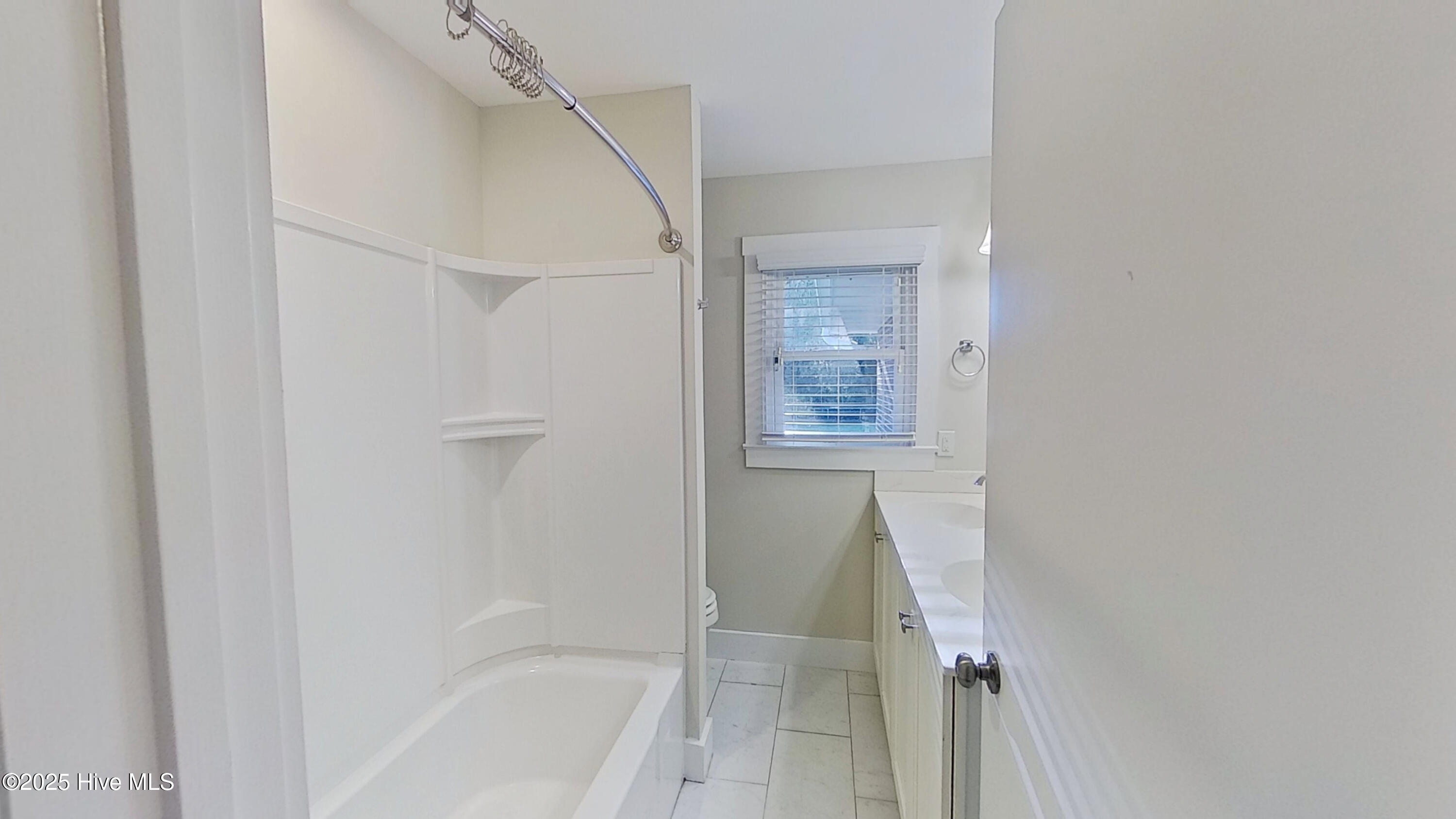 100541307 | Photo 26