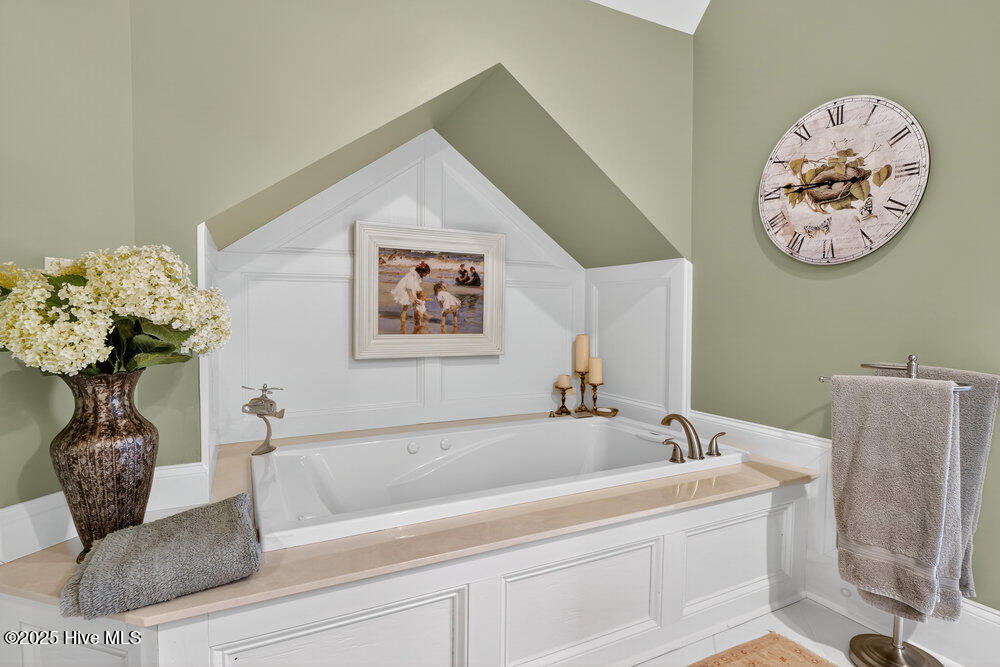 100560338 | Photo 74