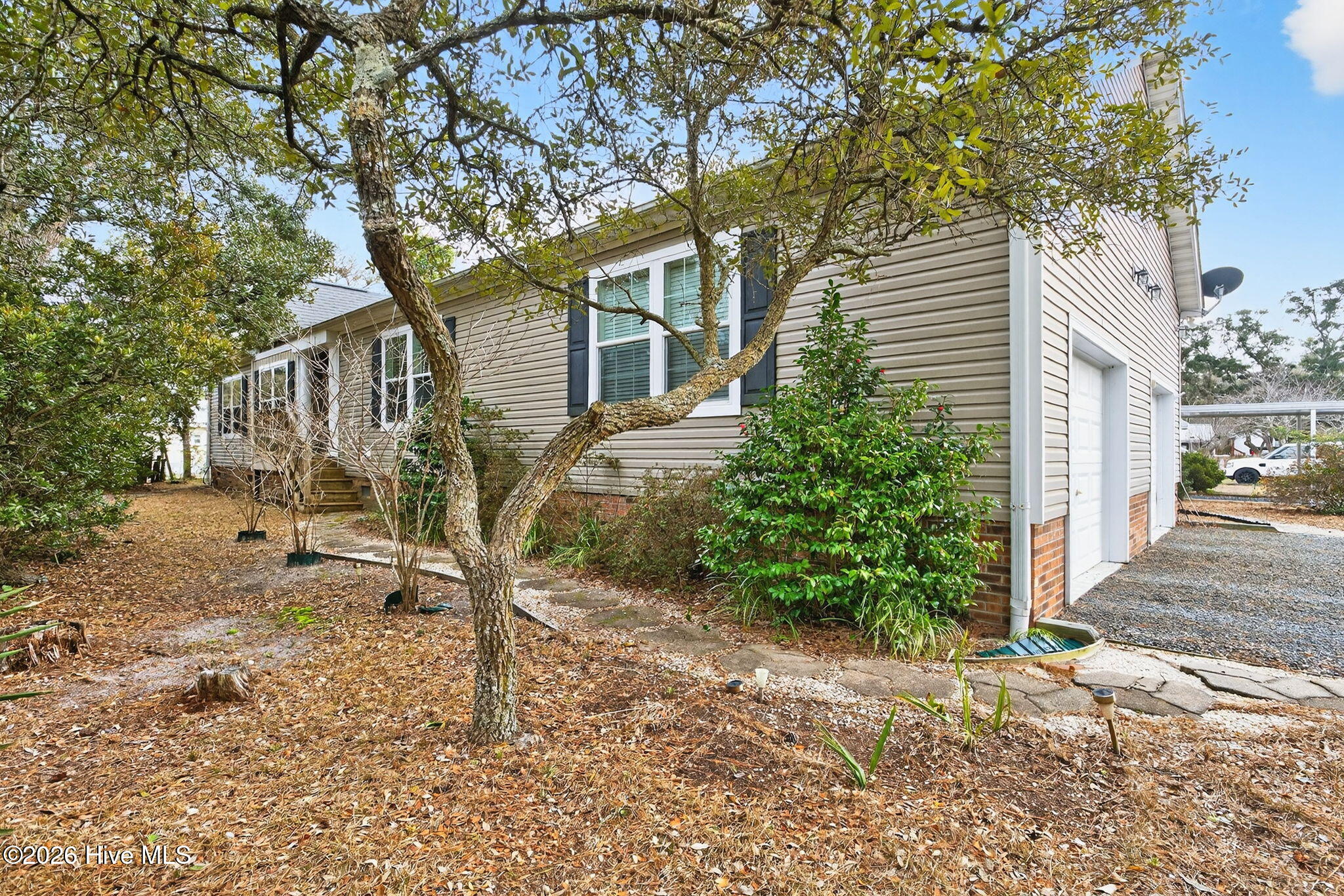 100557070 | Photo 51