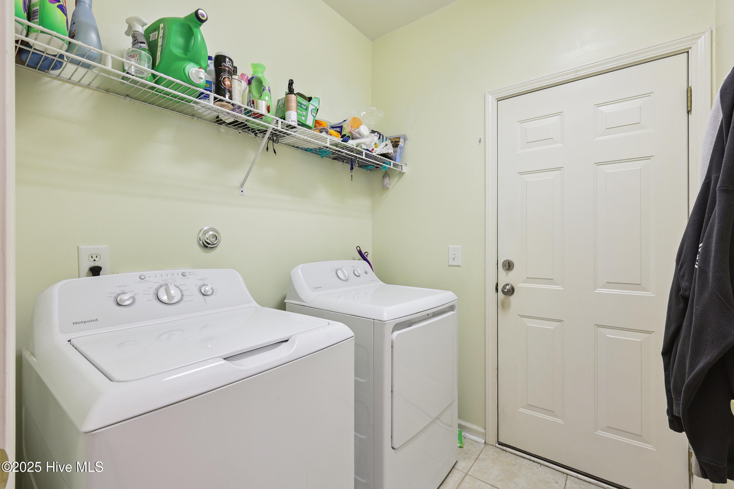 100520653 | Photo 11