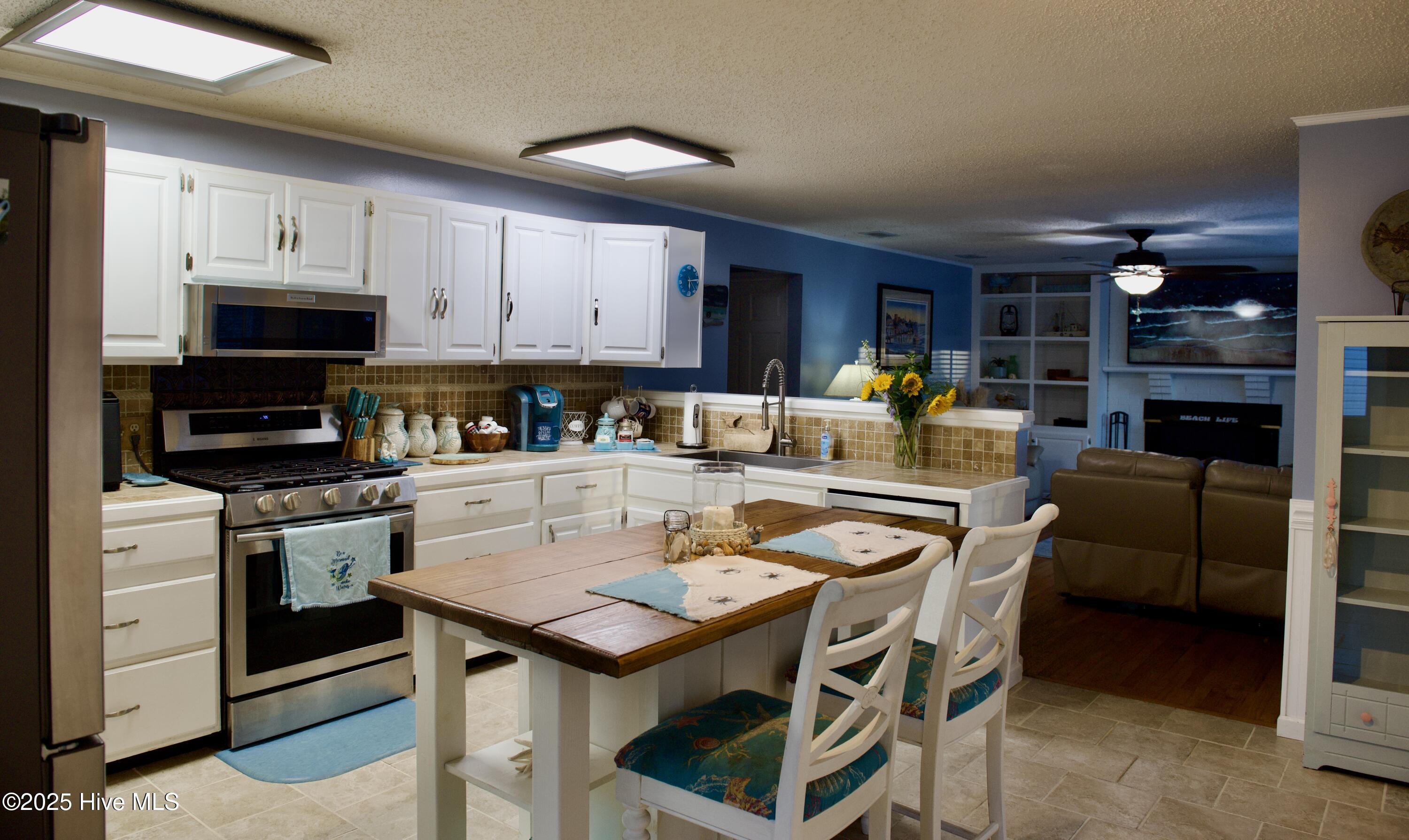 100539766 | Photo 24